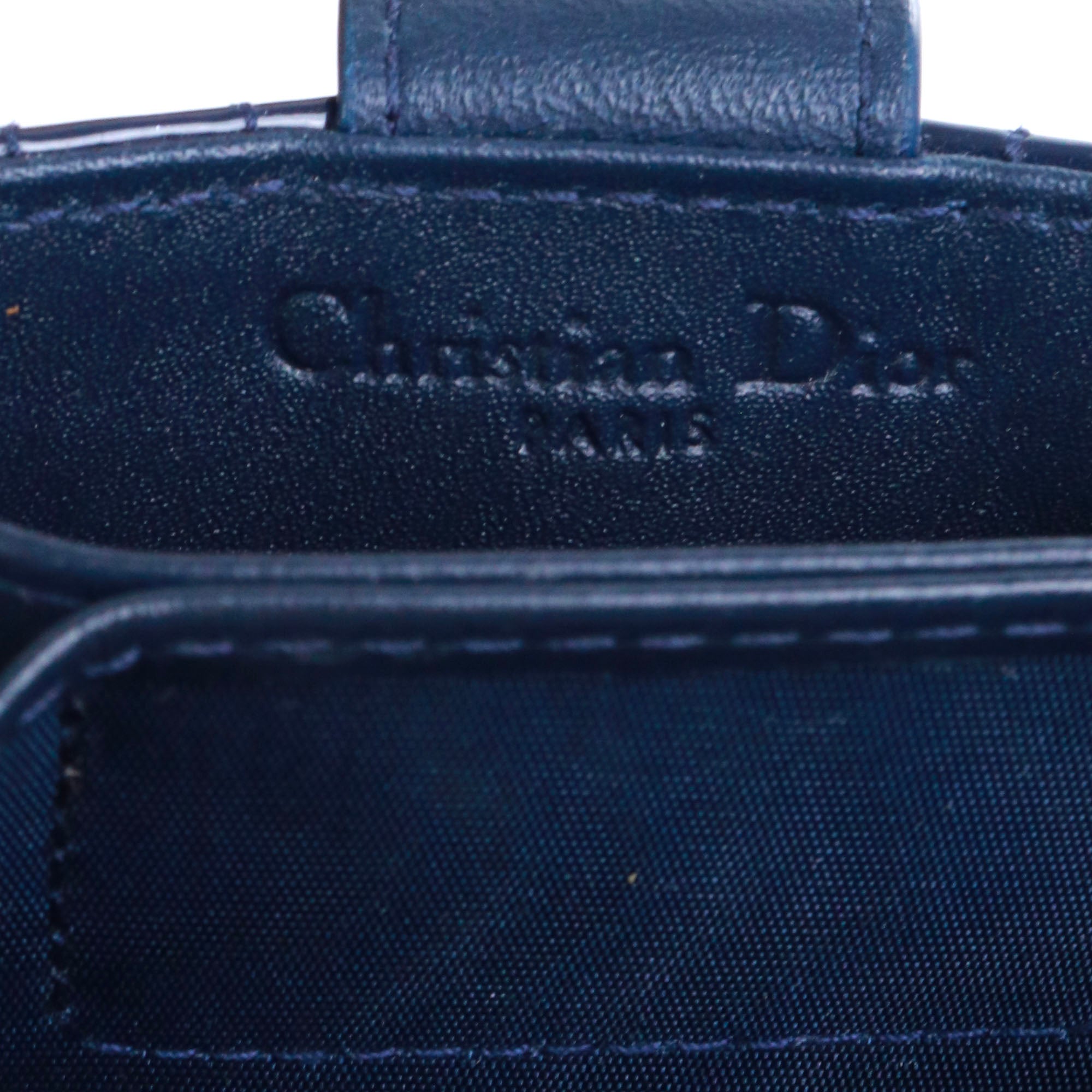 DIOR - Porte cartes Lotus Lady Dior en cuir verni bleu marine