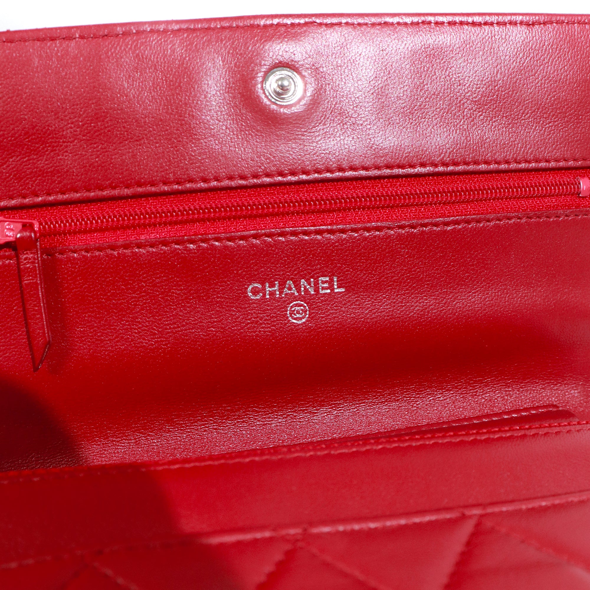 CHANEL - Sac Wallet On Chain Timeless en cuir lisse rouge bordeaux