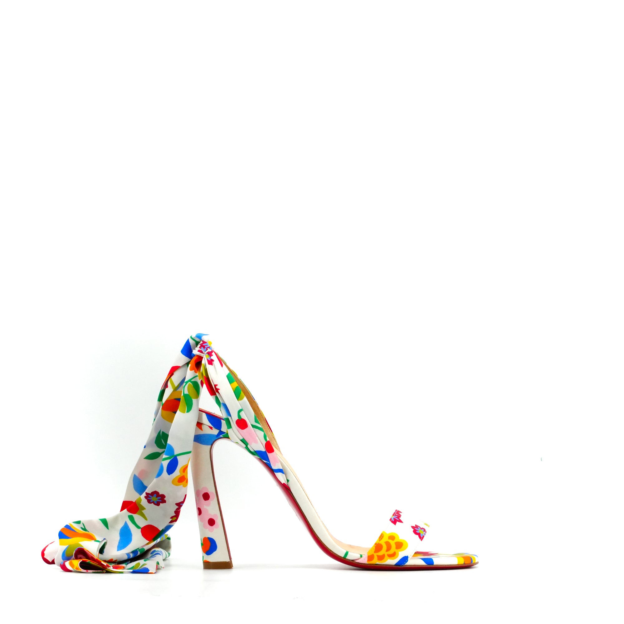 LOUBOUTIN - Louboutin So Kate pumps in black smooth leather and silver studs (T38)