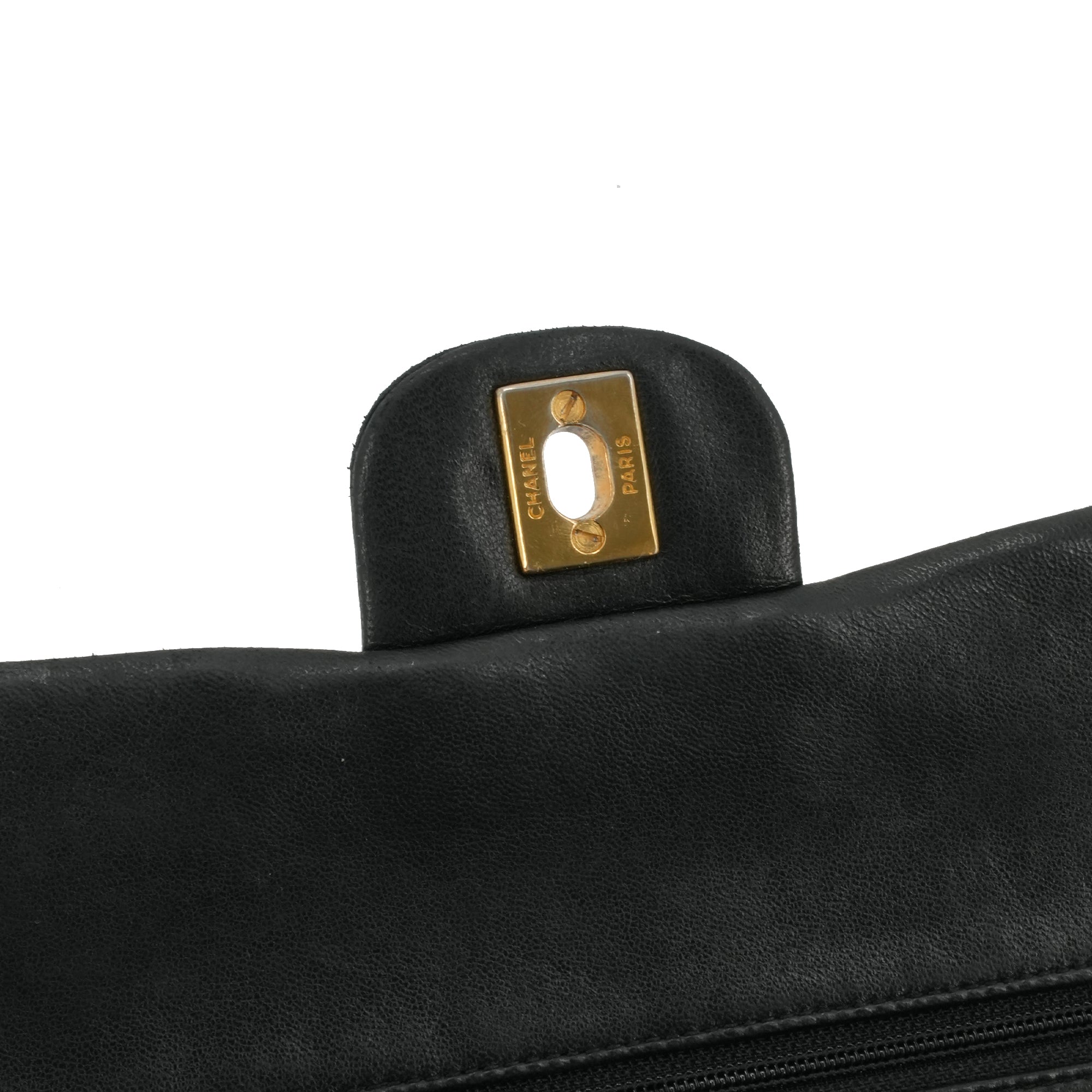 CHANEL - Sac à main Classique/Timeless small Chanel en cuir matelassé noir vintage
