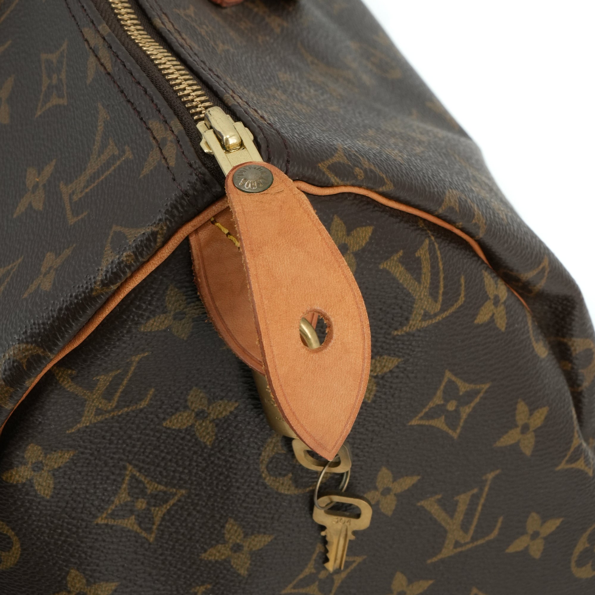 LOUIS VUITTON - Sac à main Speedy 40 Louis Vuitton en toile monogrammée vintage