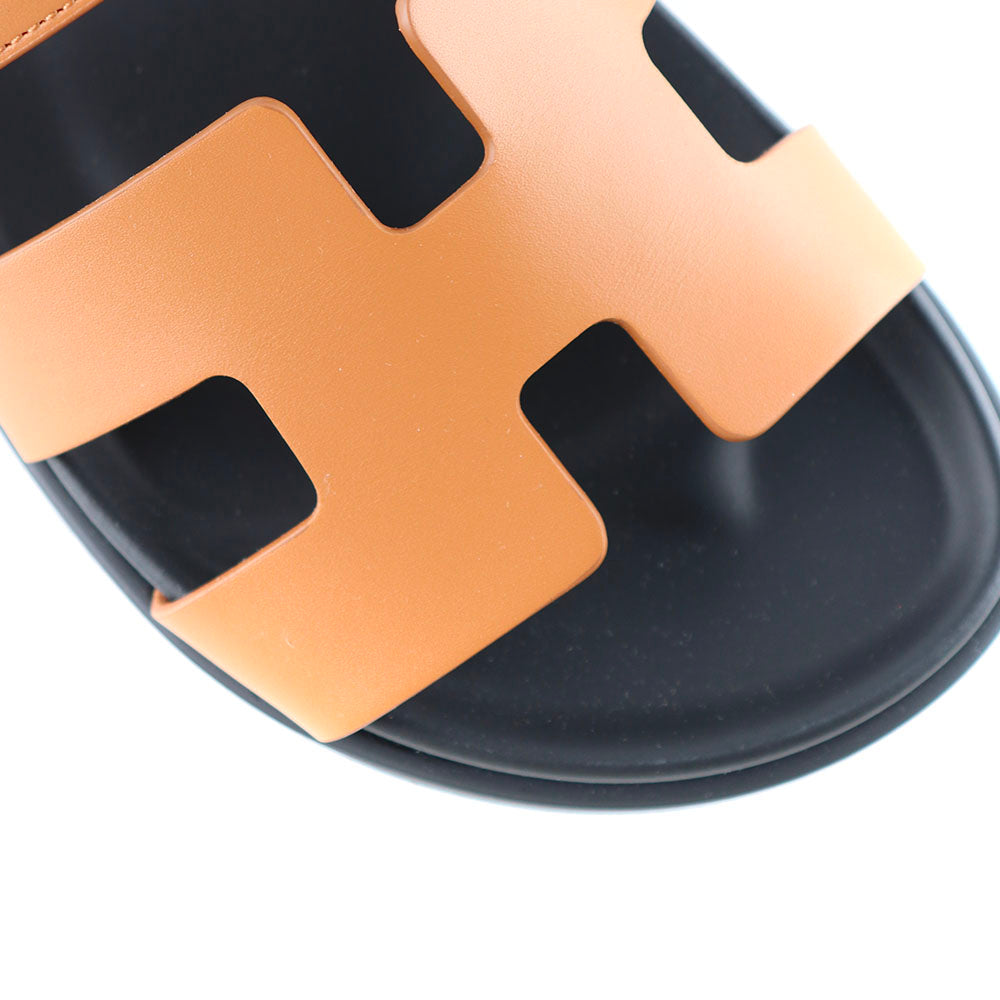 HERMÈS - Sandales Chypre en cuir lisse gold (T38)