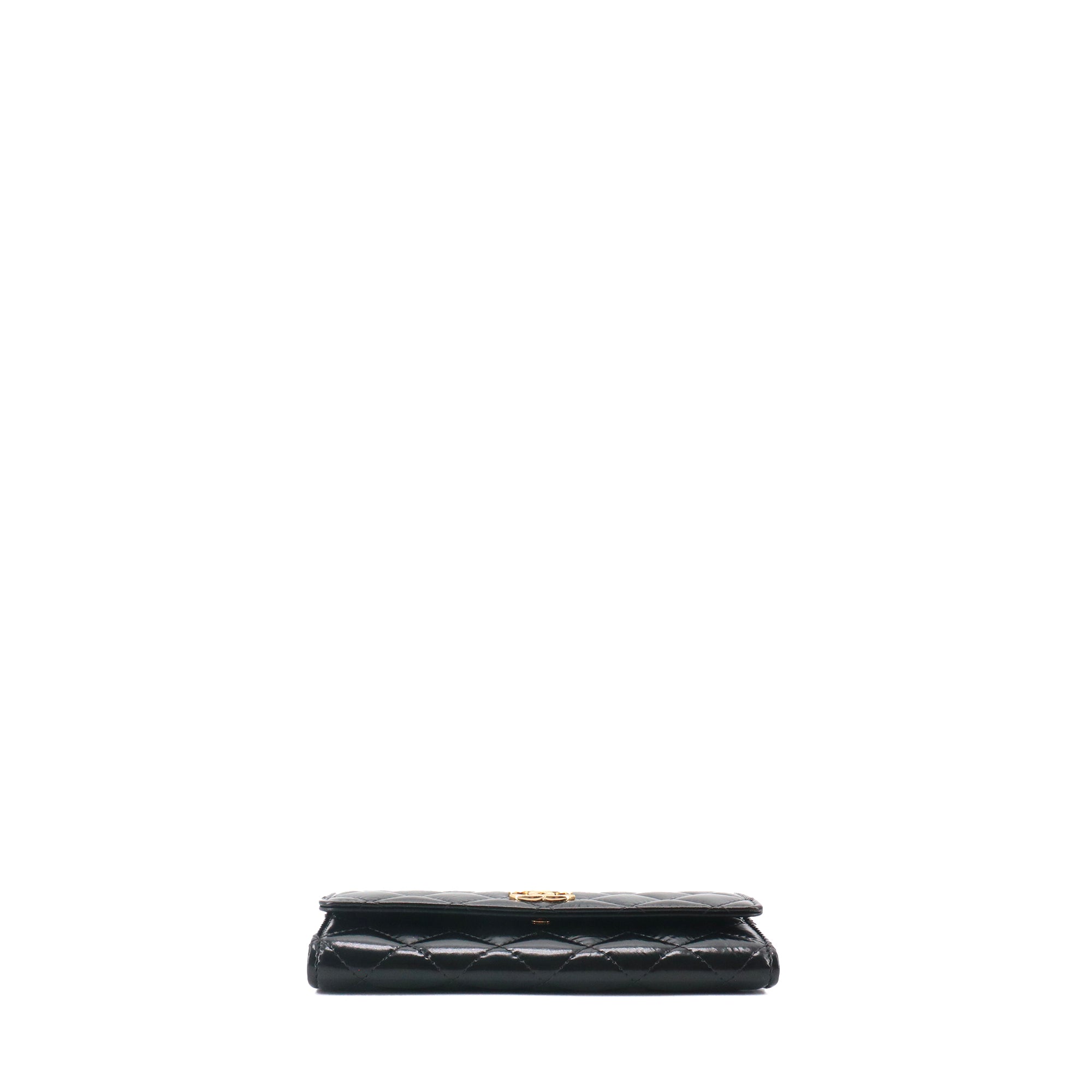 CHANEL - Portefeuille CC Chanel en cuir verni noir