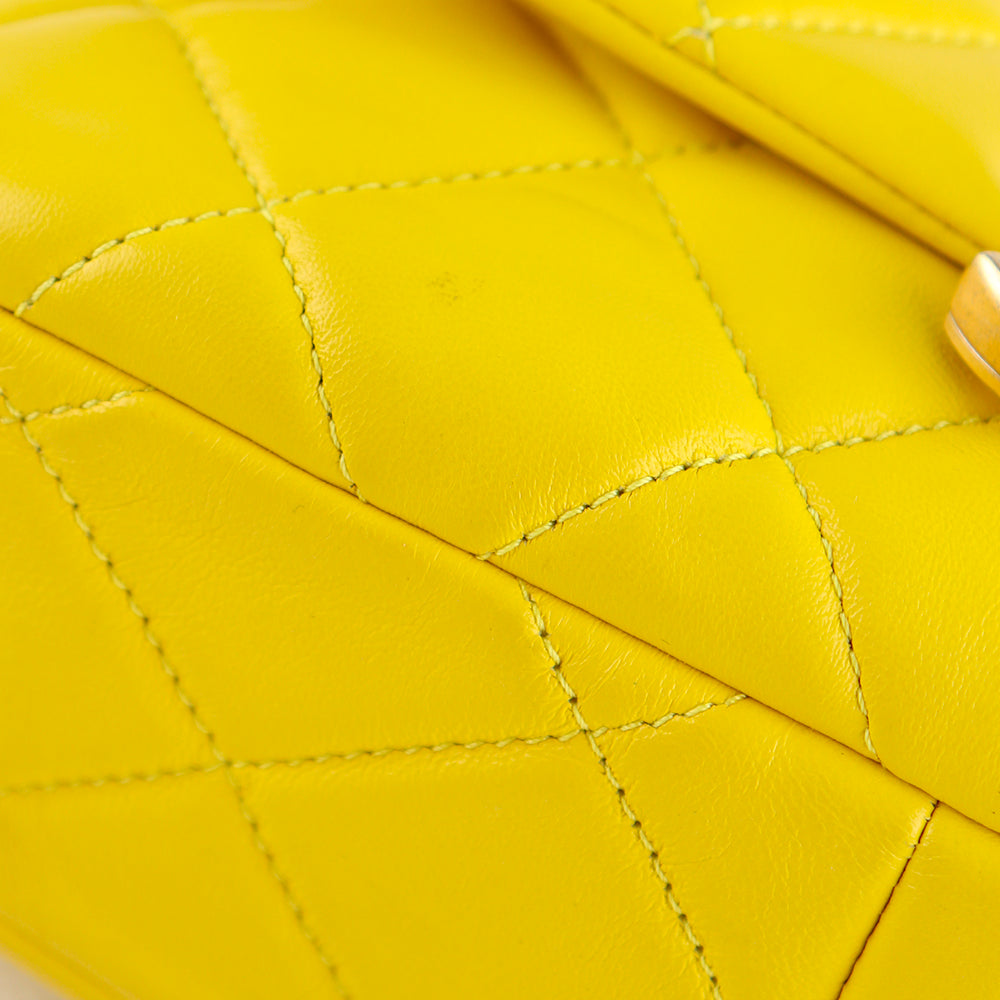 CHANEL - Sac à main Timeless édition limitée en cuir jaune