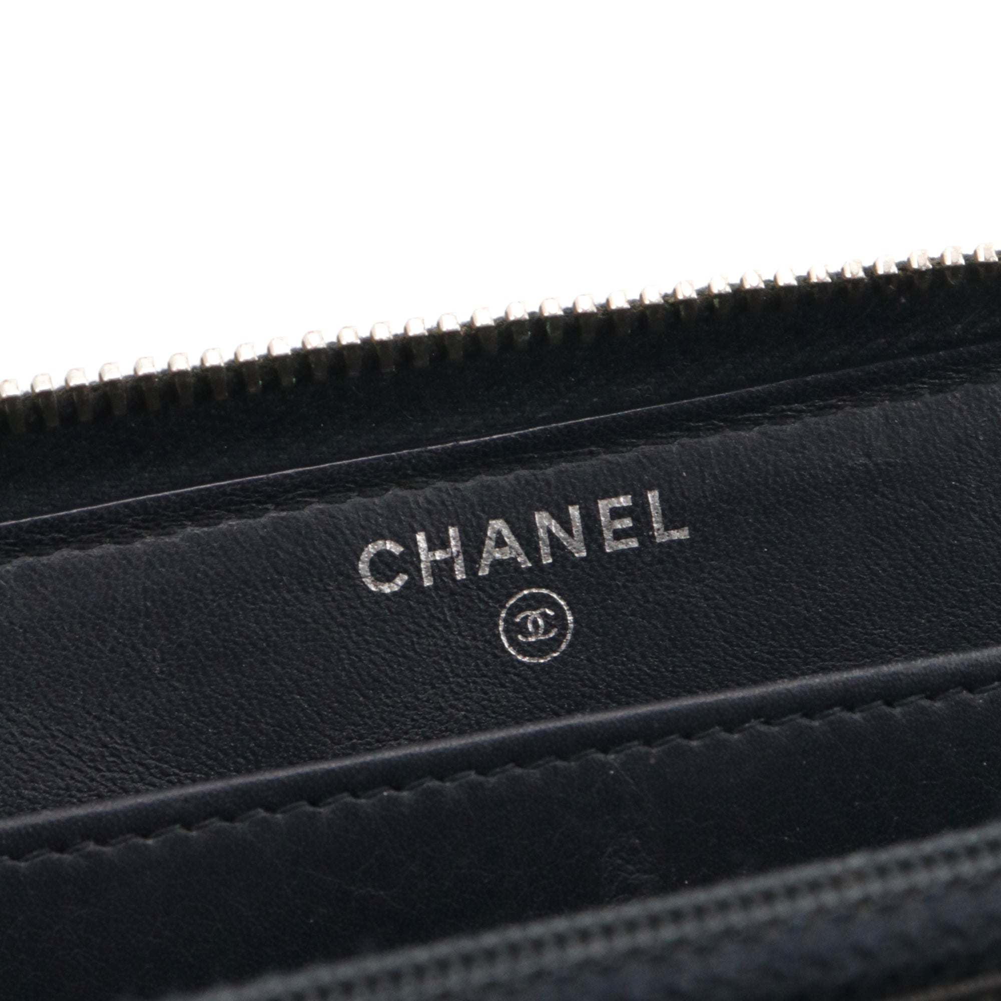 CHANEL - Portefeuille Deauville Chanel en denim bleu marine