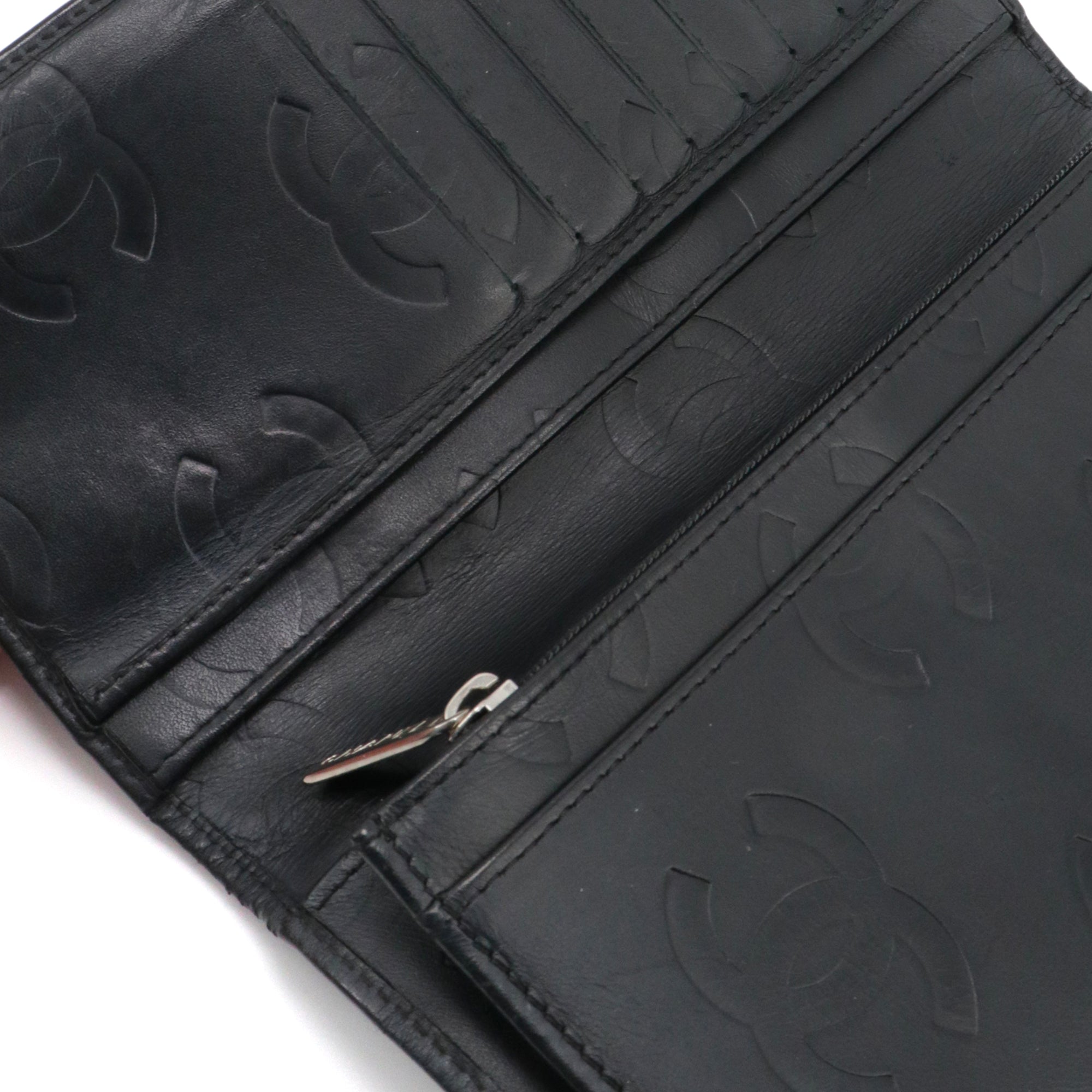 CHANEL - Black quilted leather wallet