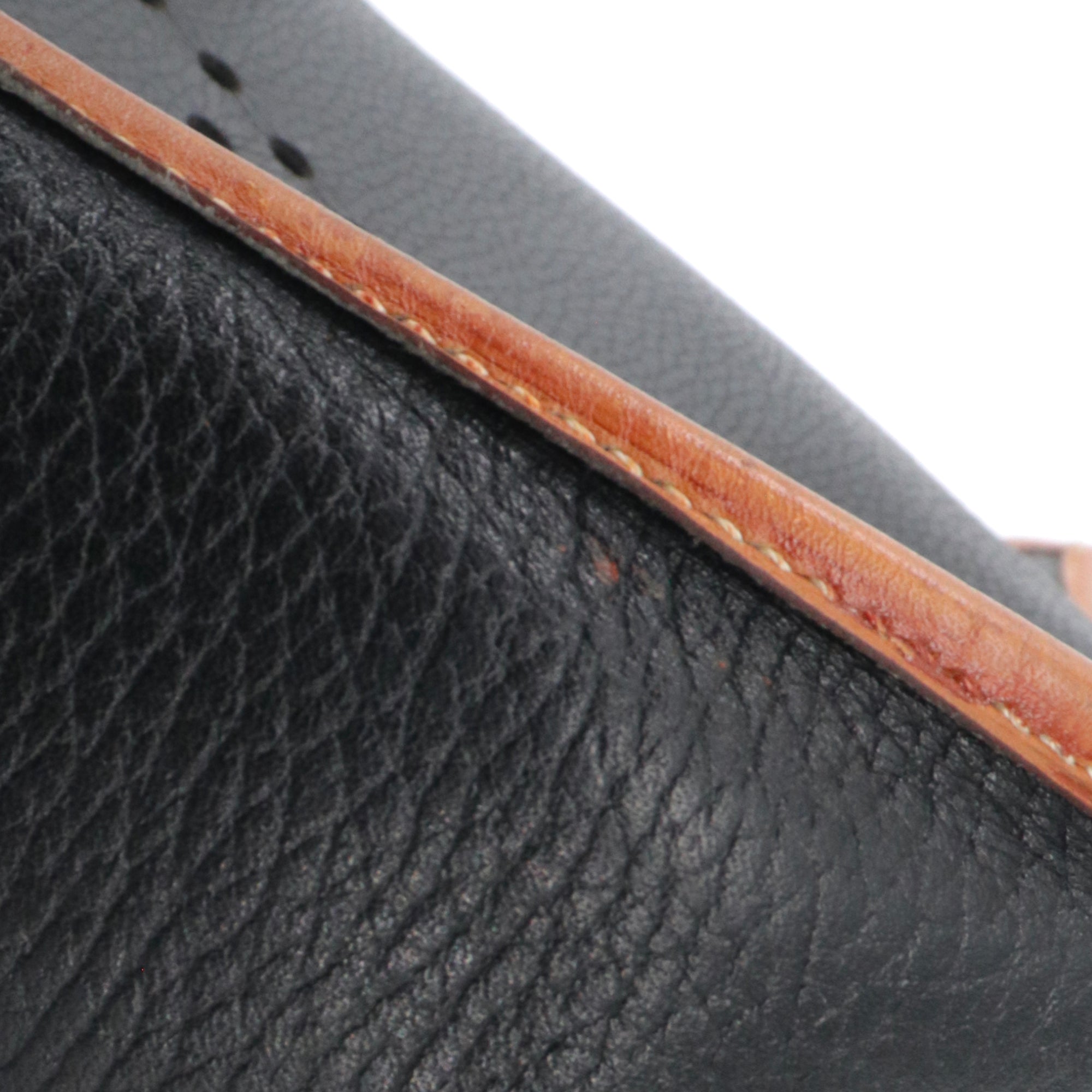 HERMÈS - Sac à bandoulière Evelyne III Hermès en cuir clémence noir et gold