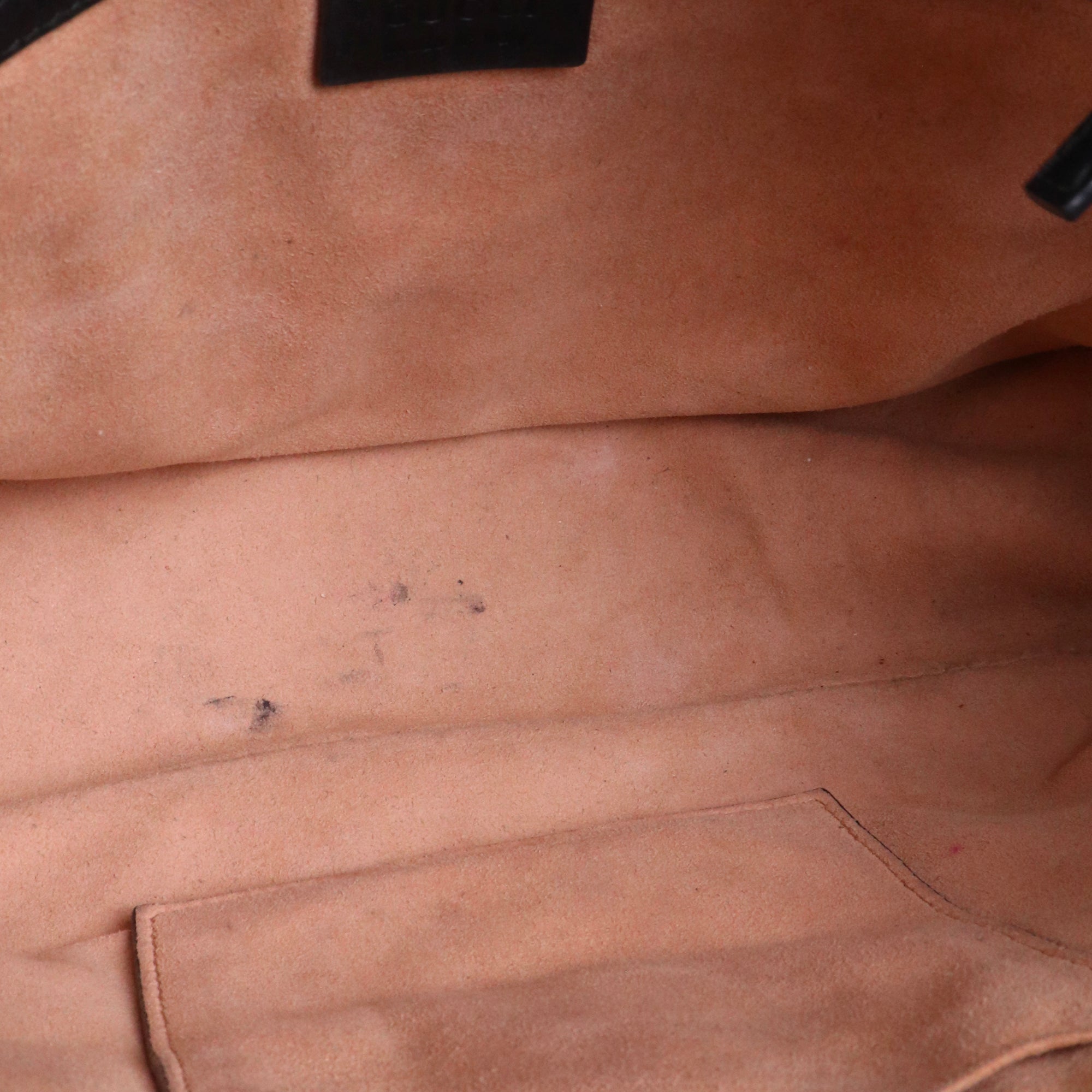 GUCCI - Sac à bandoulière Caméra Marmont Gucci matelassé en cuir noir