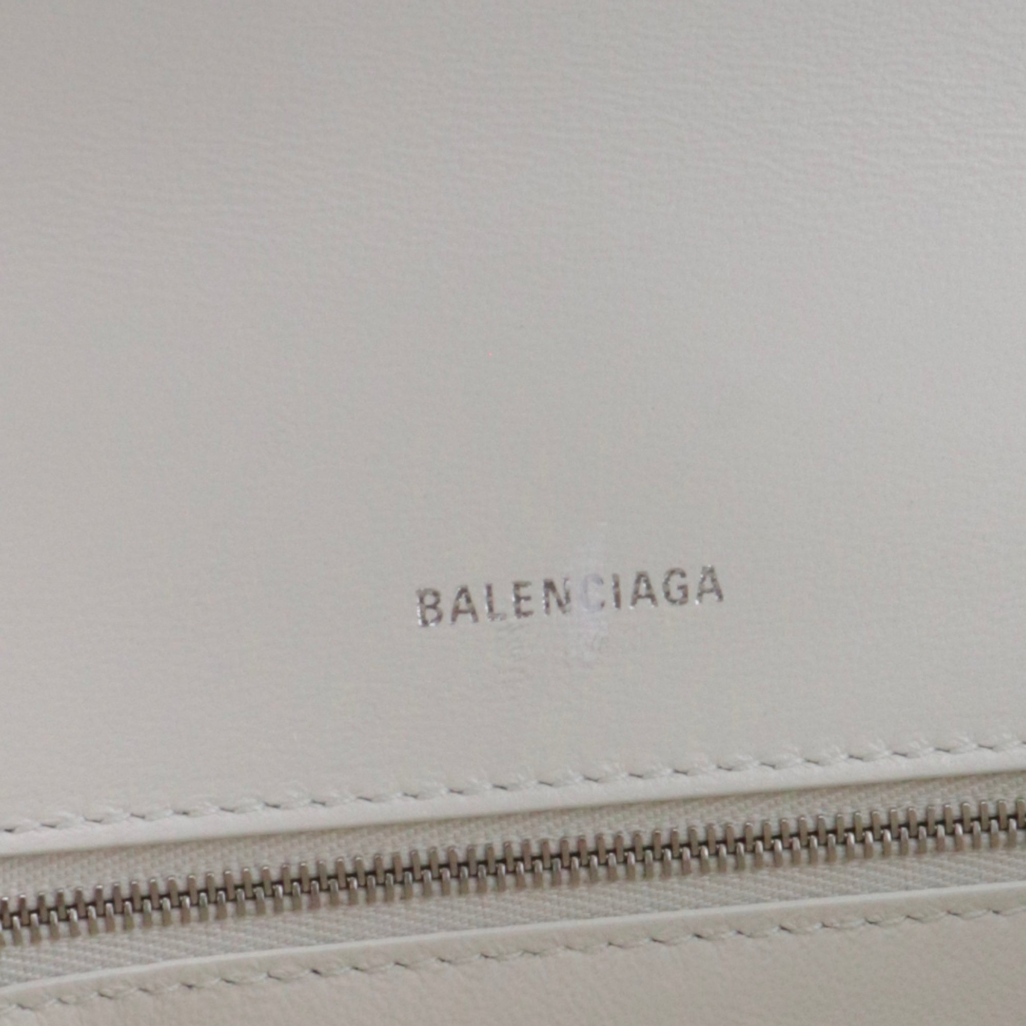 BALENCIAGA - Hourglass Balenciaga Small Size shoulder bag in white grained leather