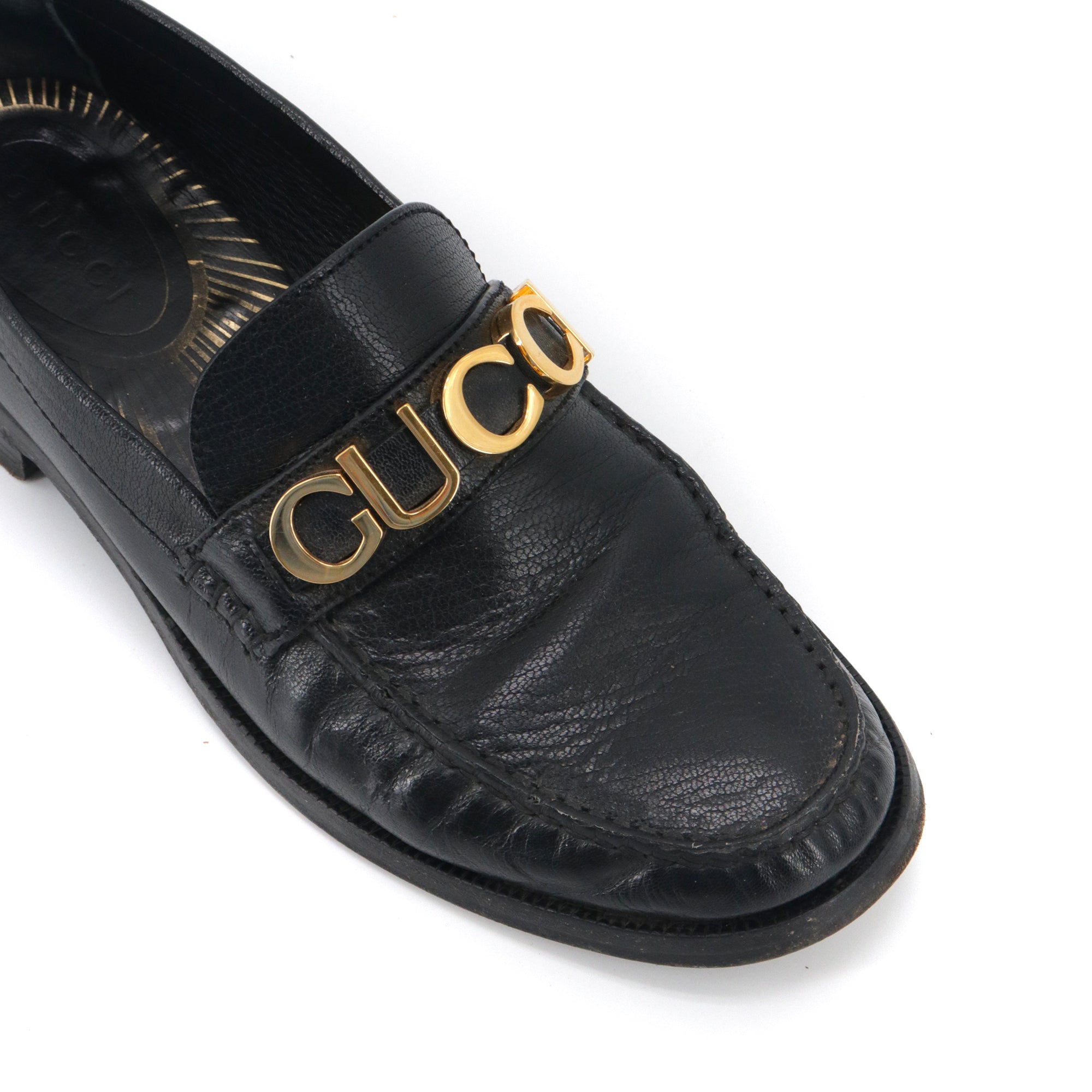 GUCCI - Mocassins Gucci en cuir noir (T39)
