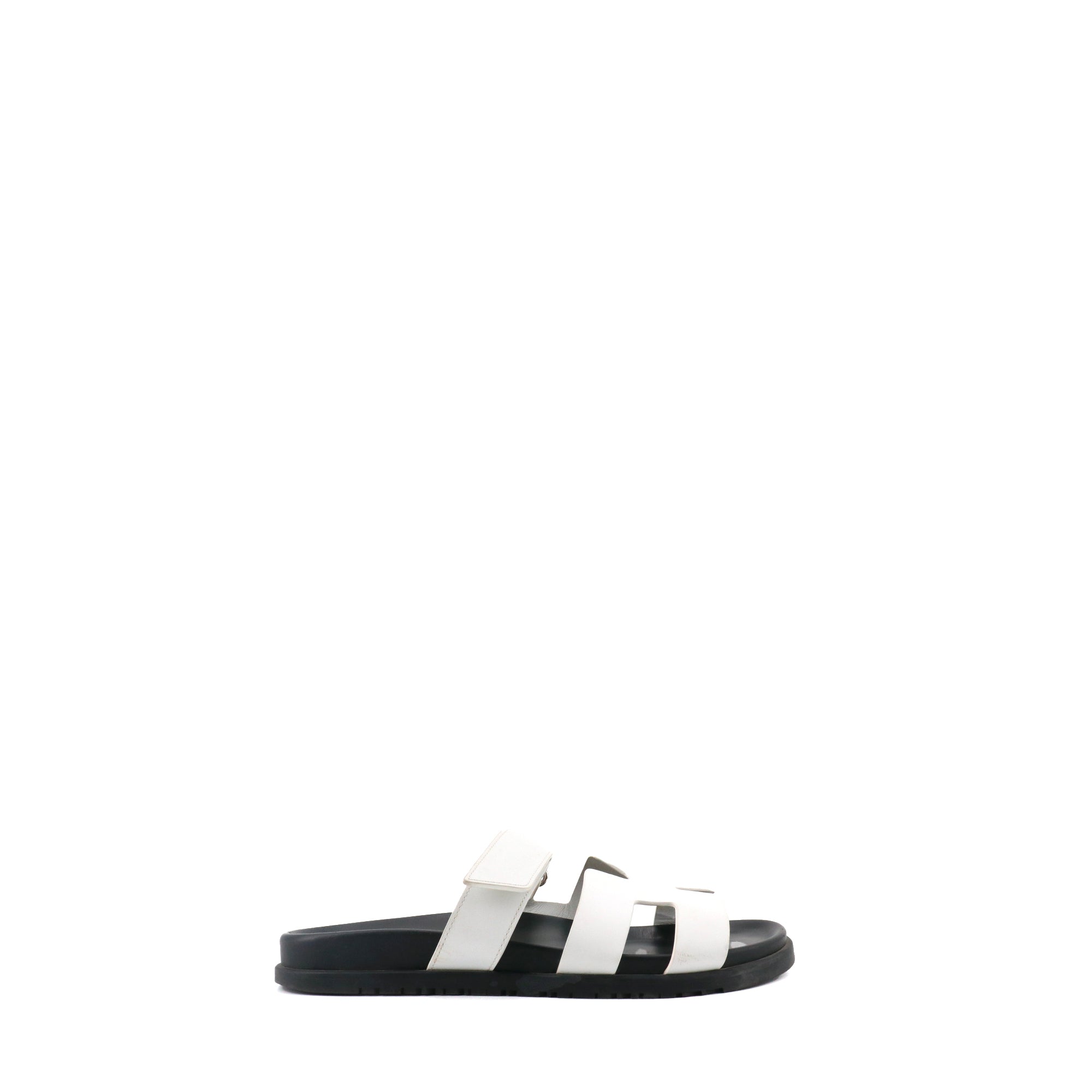 HERMÈS - Sandales Chypre Hermès en cuir blanc (T41)