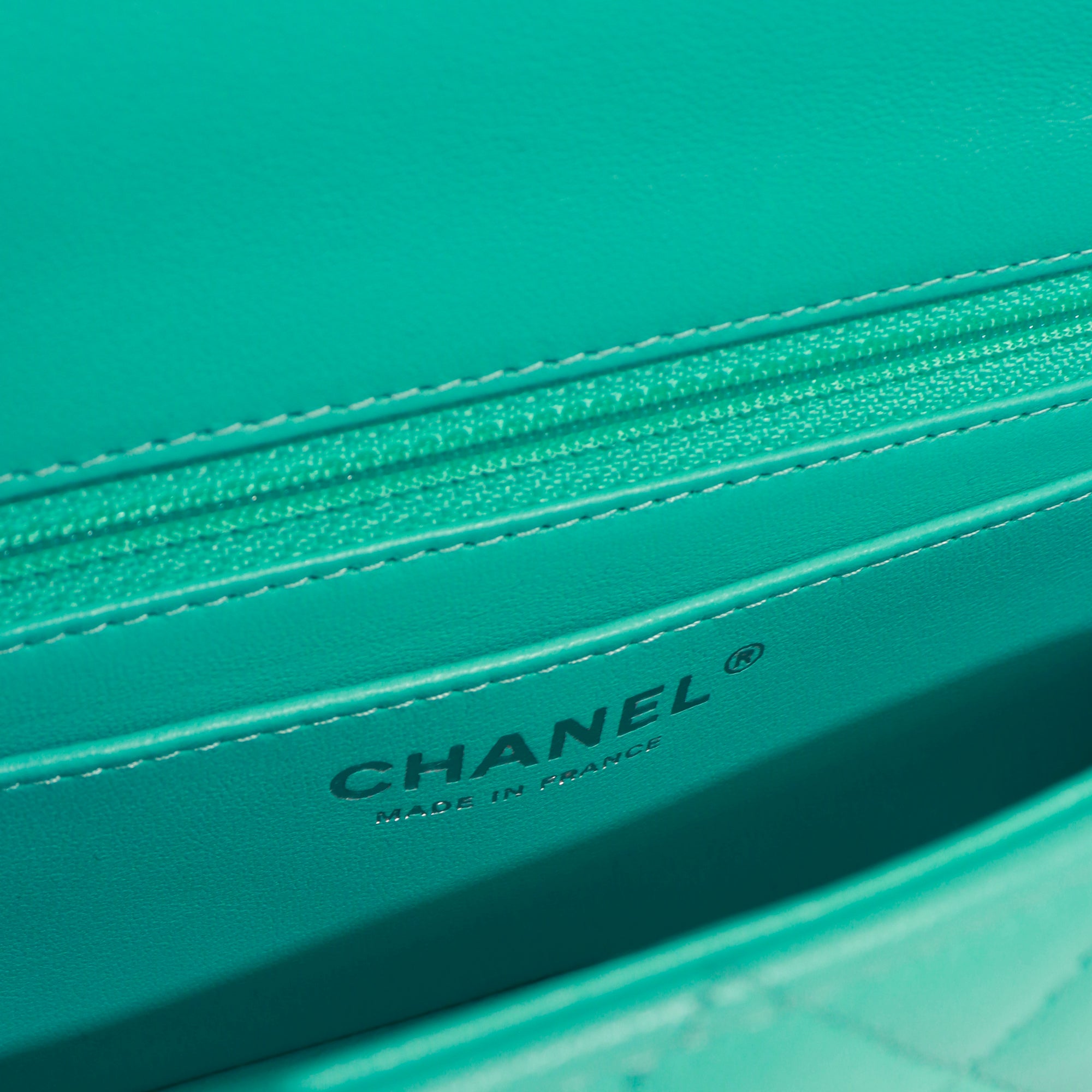 CHANEL - Sac à bandoulière Timeless mini rectangle Bleu Tiffany