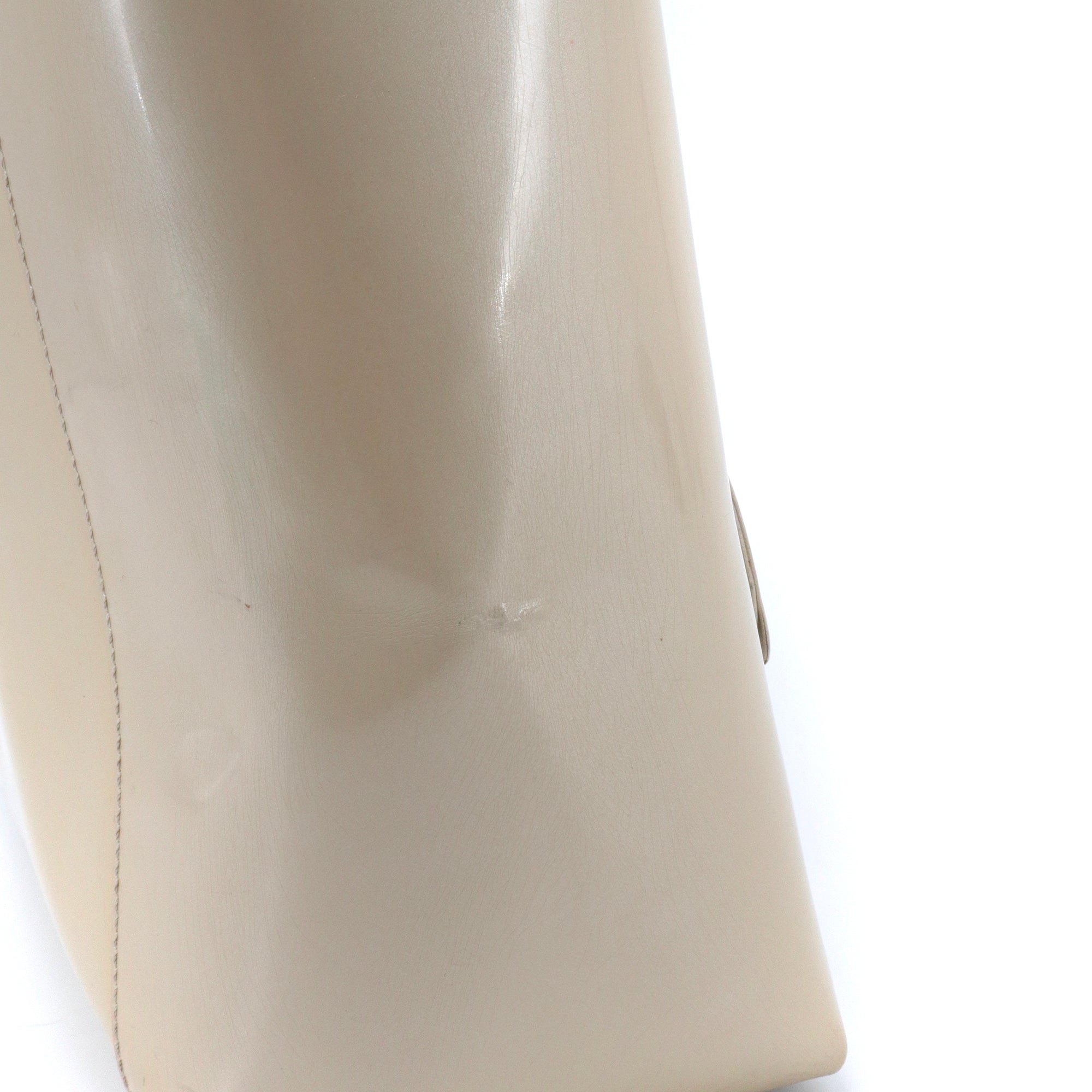 DIOR - Sac à bandoulière Lady Perla Dior en cuir verni beige