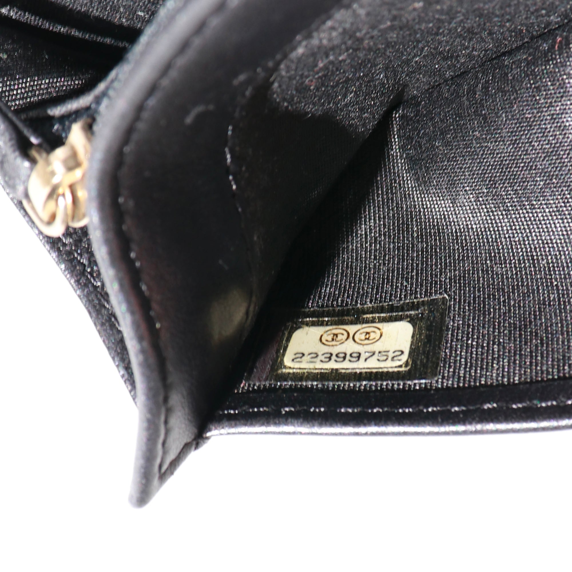 CHANEL - Boy wallet in patent quilted leather