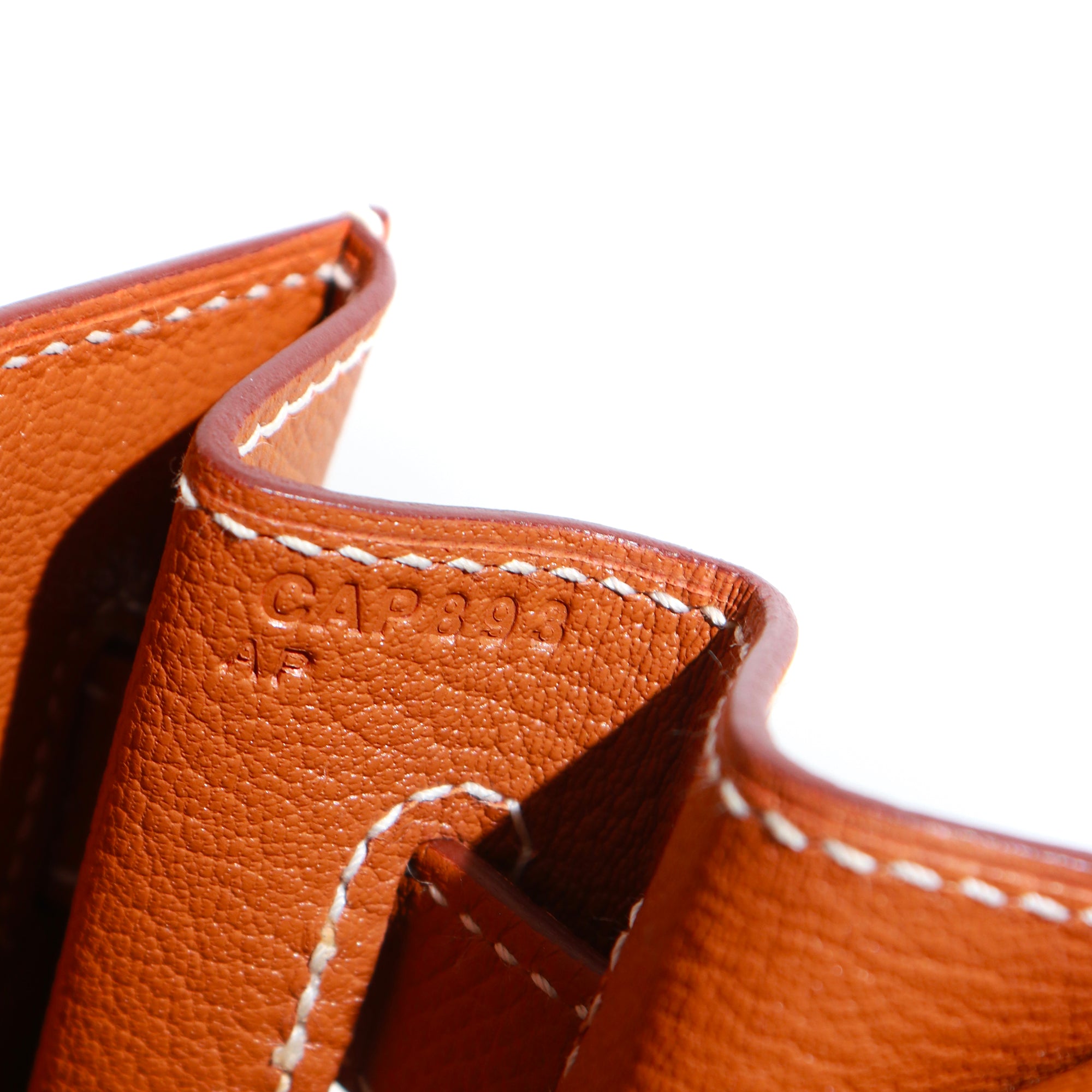 HERMÈS - Sac à main Kelly 32 en cuir epsom gold sellier