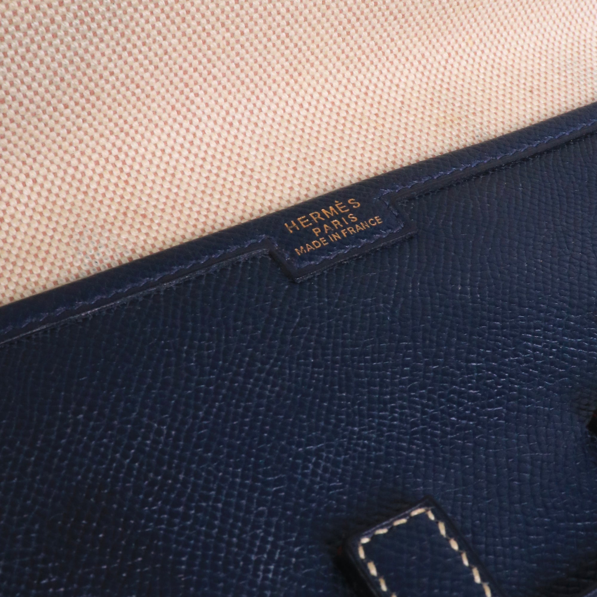 HERMÈS - Pochette Jige Hermès en cuir epsom bleu marine