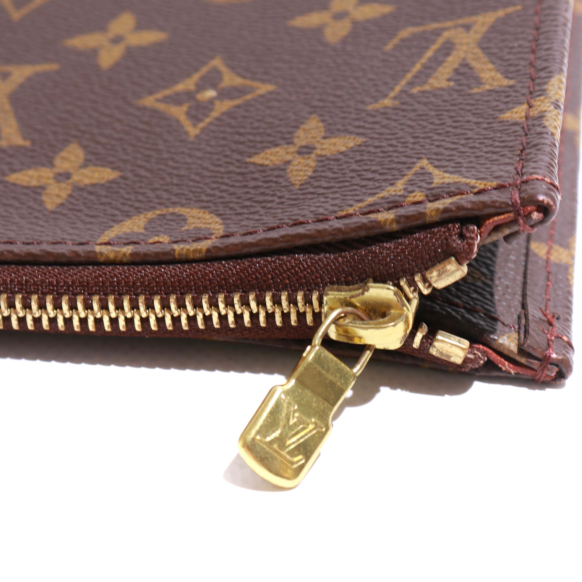 LOUIS VUITTON - Document holder in monogram canvas