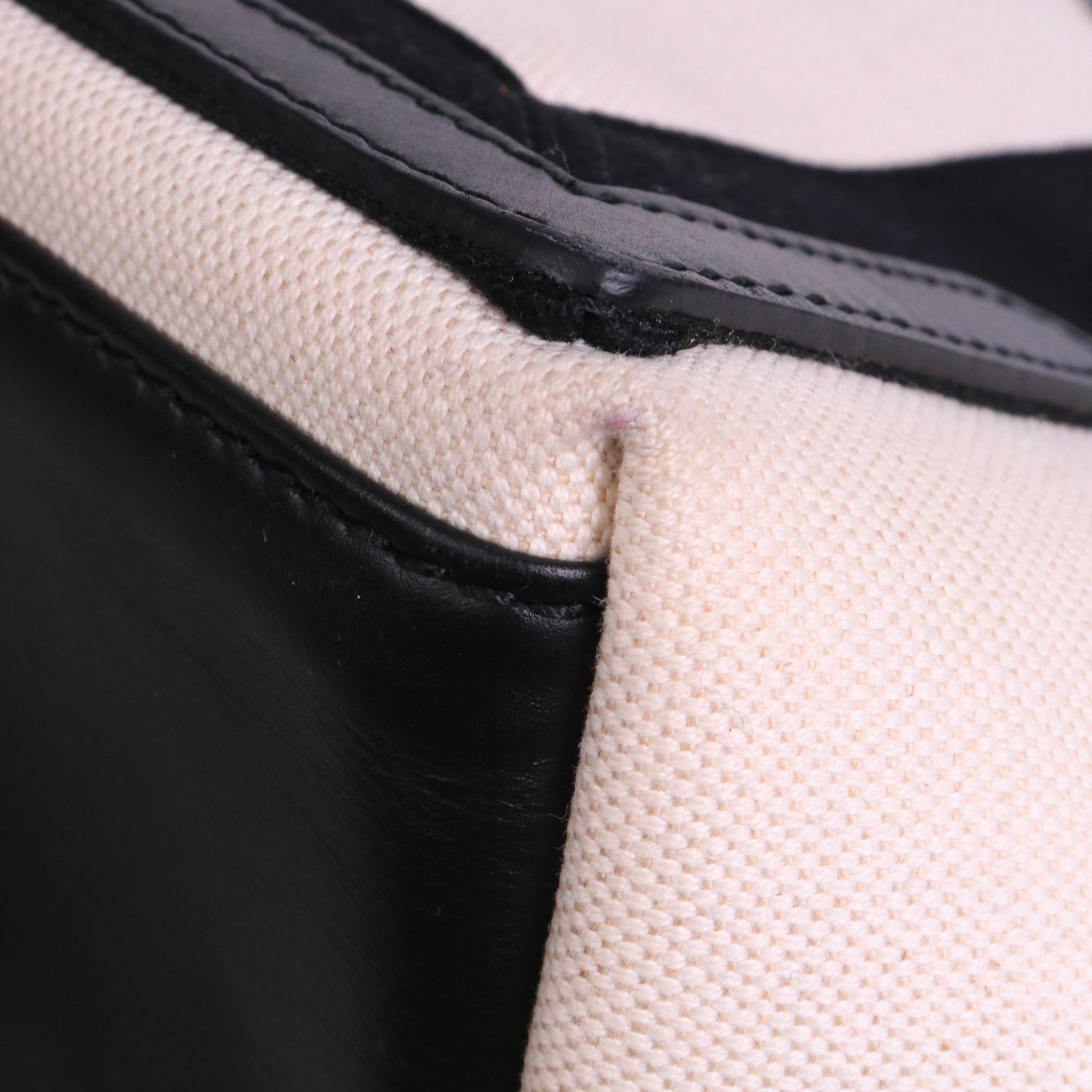 BALENCIAGA - Neo Classic nano shoulder bag in black grained leather