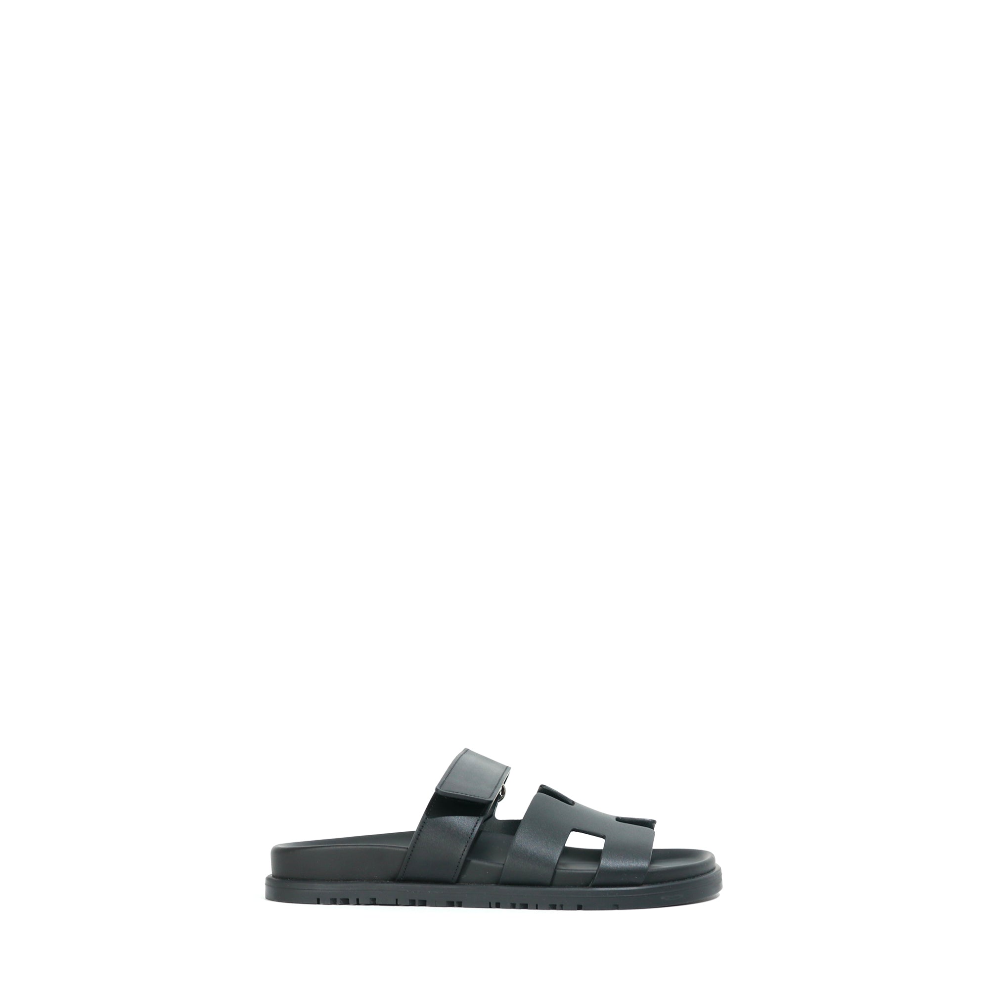 HERMÈS - Sandales Chypre en cuir lisse noir (T36)