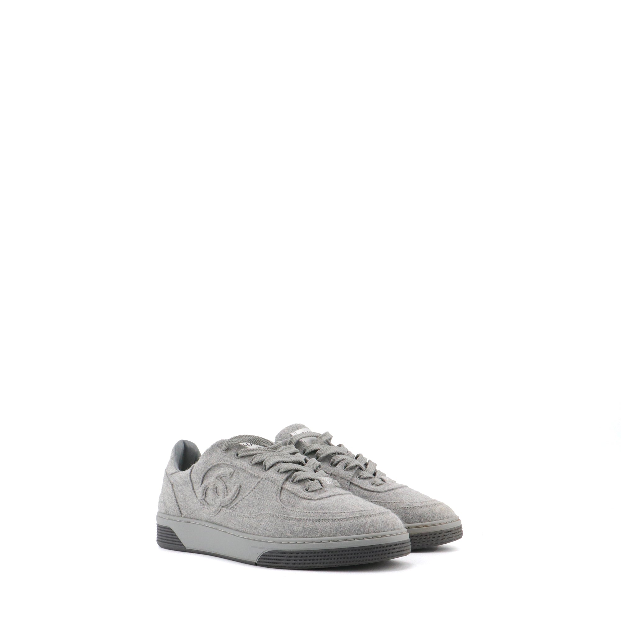 CHANEL - Sneakers CC Chanel en laine grise (T40)