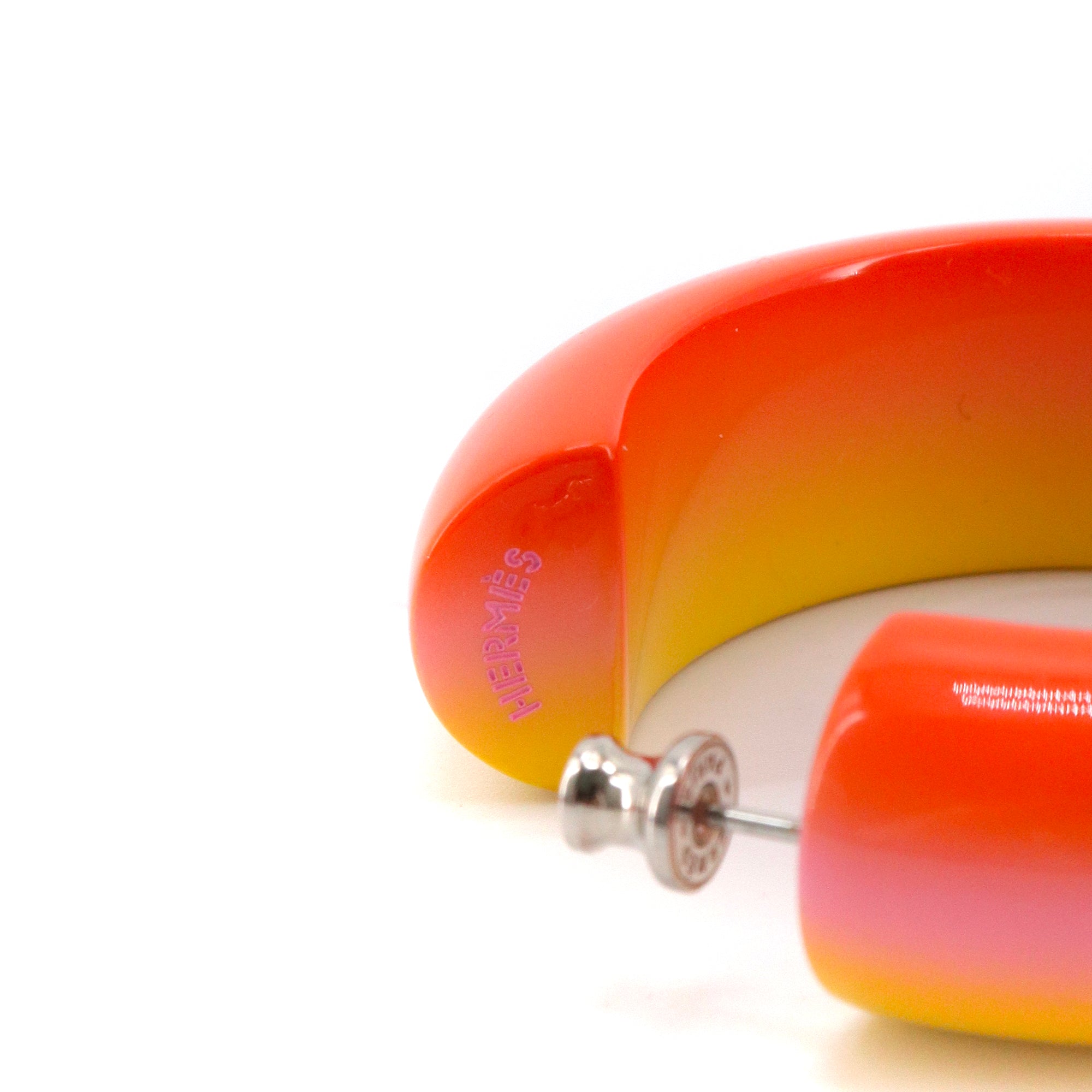 HERMÈS - Hermès earrings in gradient lacquered wood