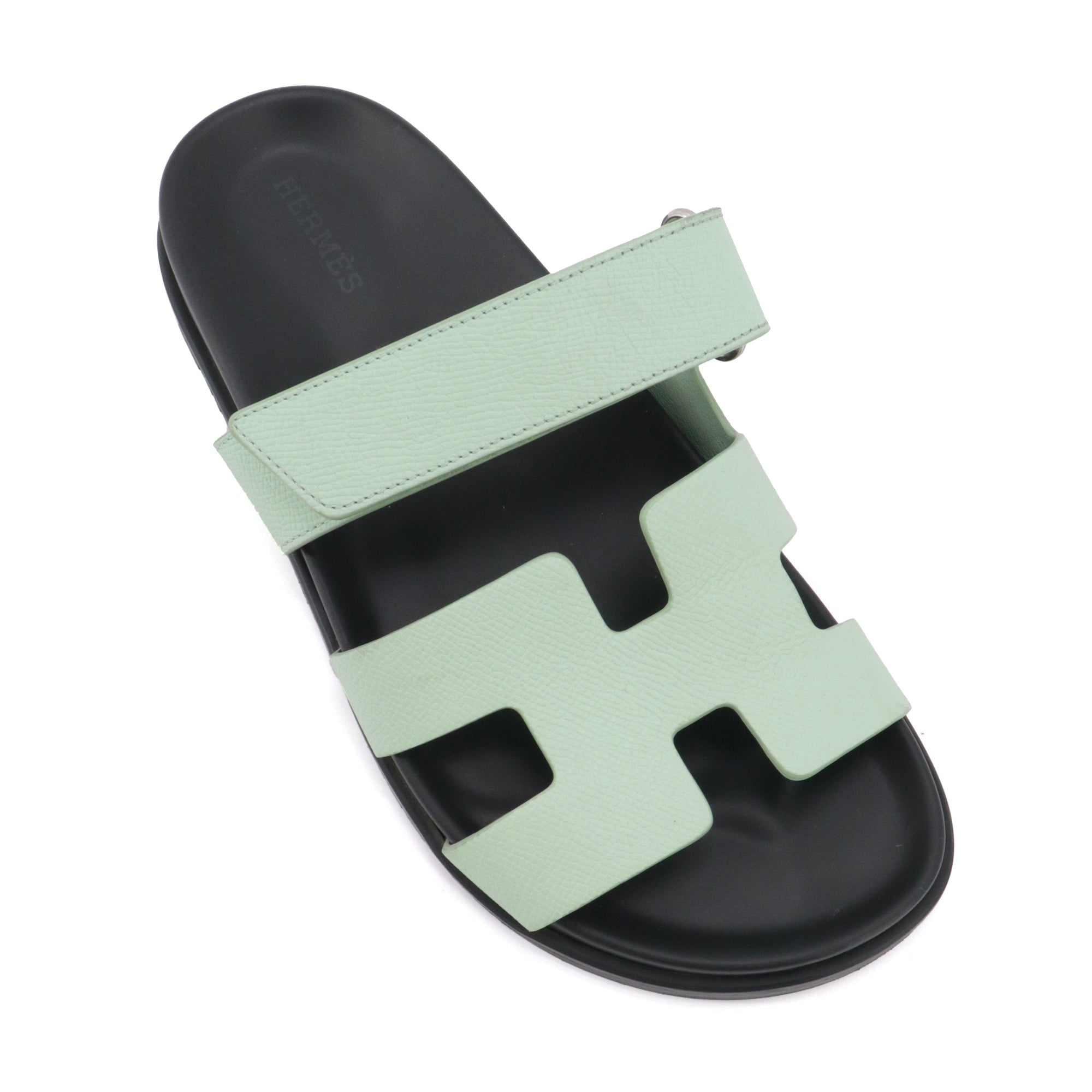 HERMÈS - Sandales Chypre Hermès en cuir epsom mint green (T38)