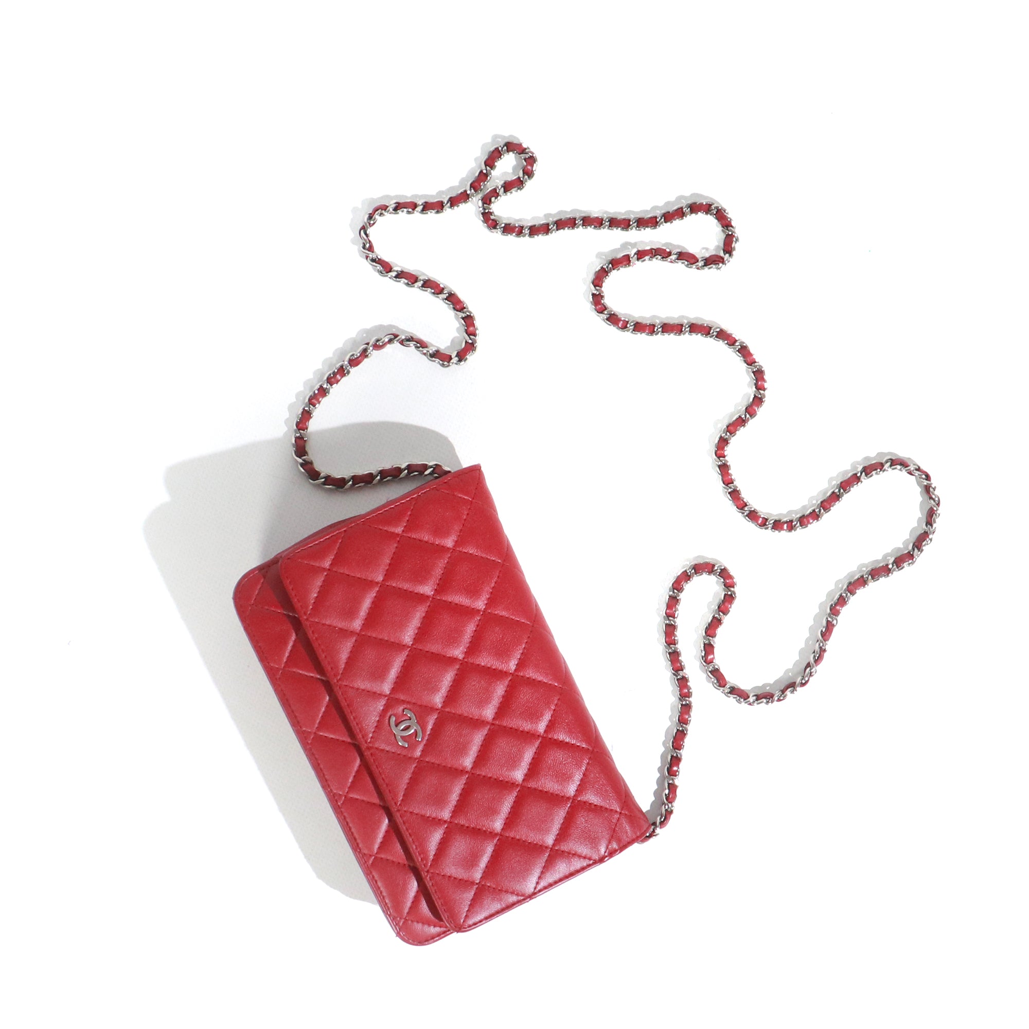 CHANEL - Sac Wallet On Chain Timeless en cuir lisse rouge bordeaux