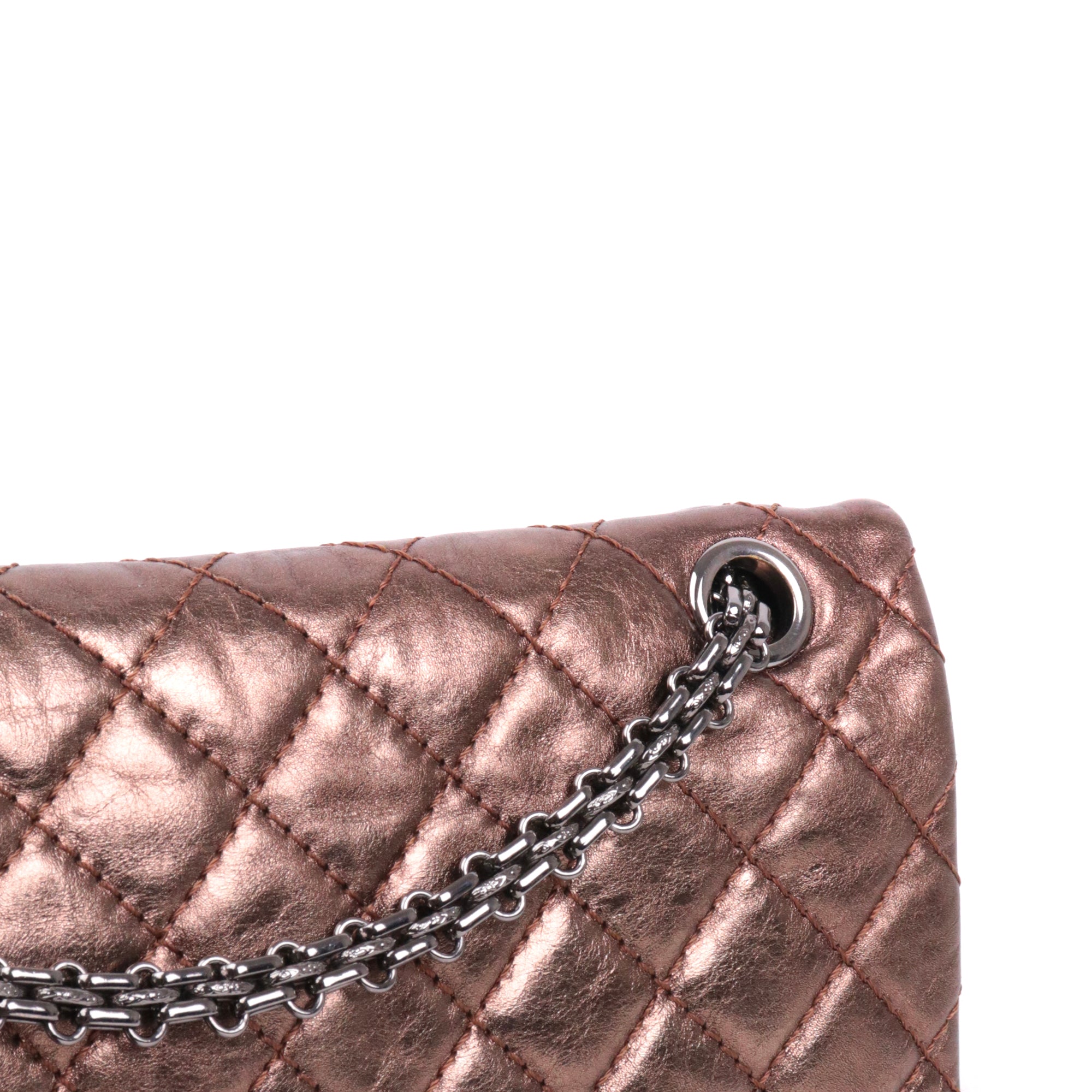 CHANEL - Sac à bandoulière 2.55 Cargo Chanel small en cuir froissé bronze
