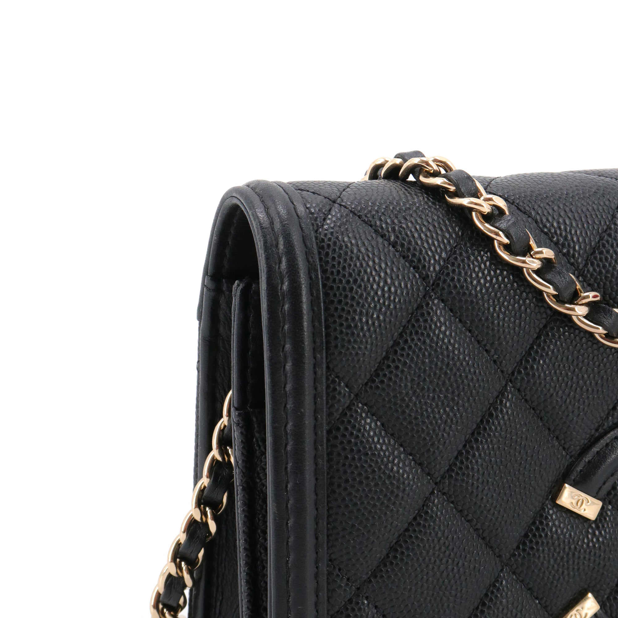 CHANEL - Sac à bandoulière Wallet On Chain Filigree Chanel en cuir caviar noir