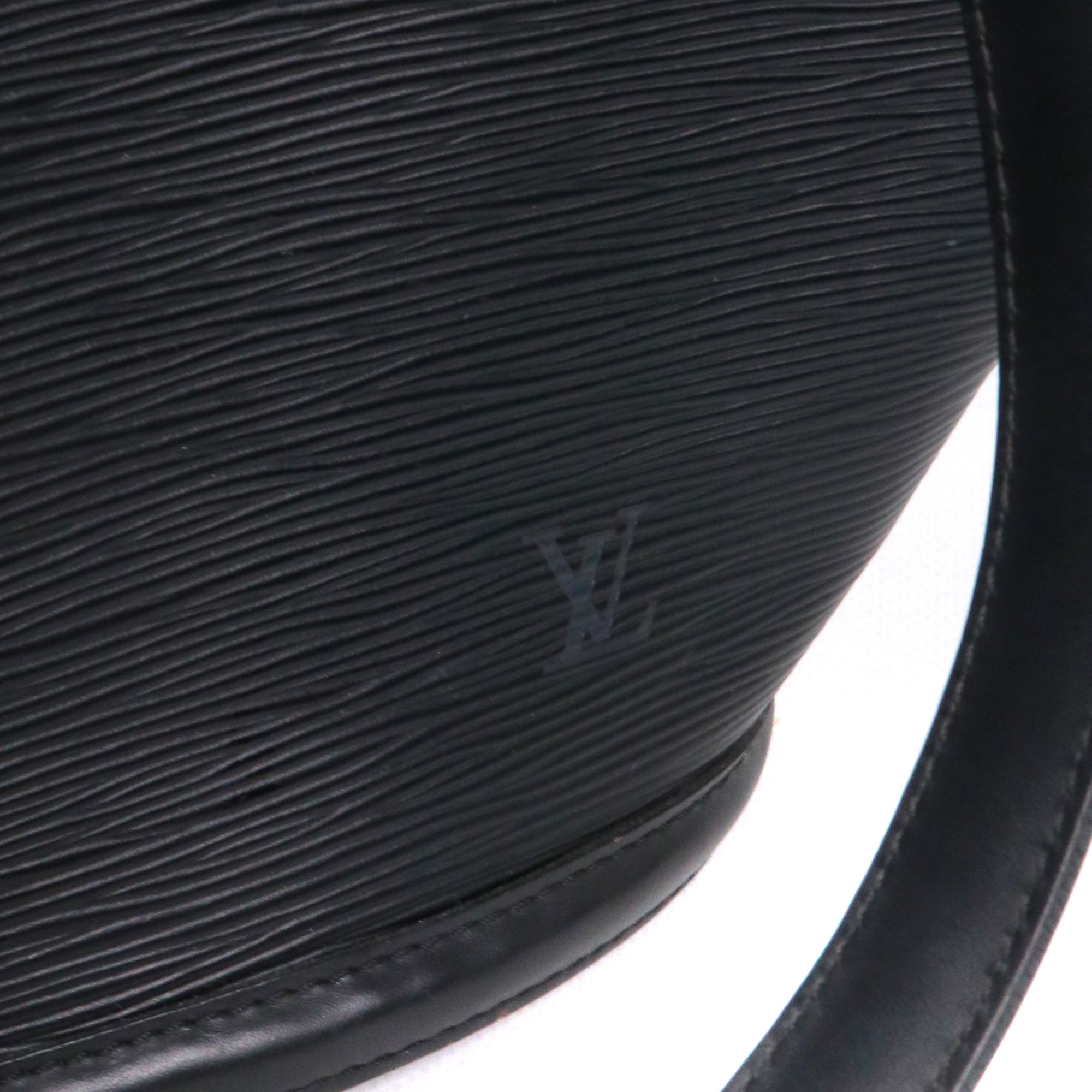 LOUIS VUITTON - Saint Jacques handbag in black epi leather