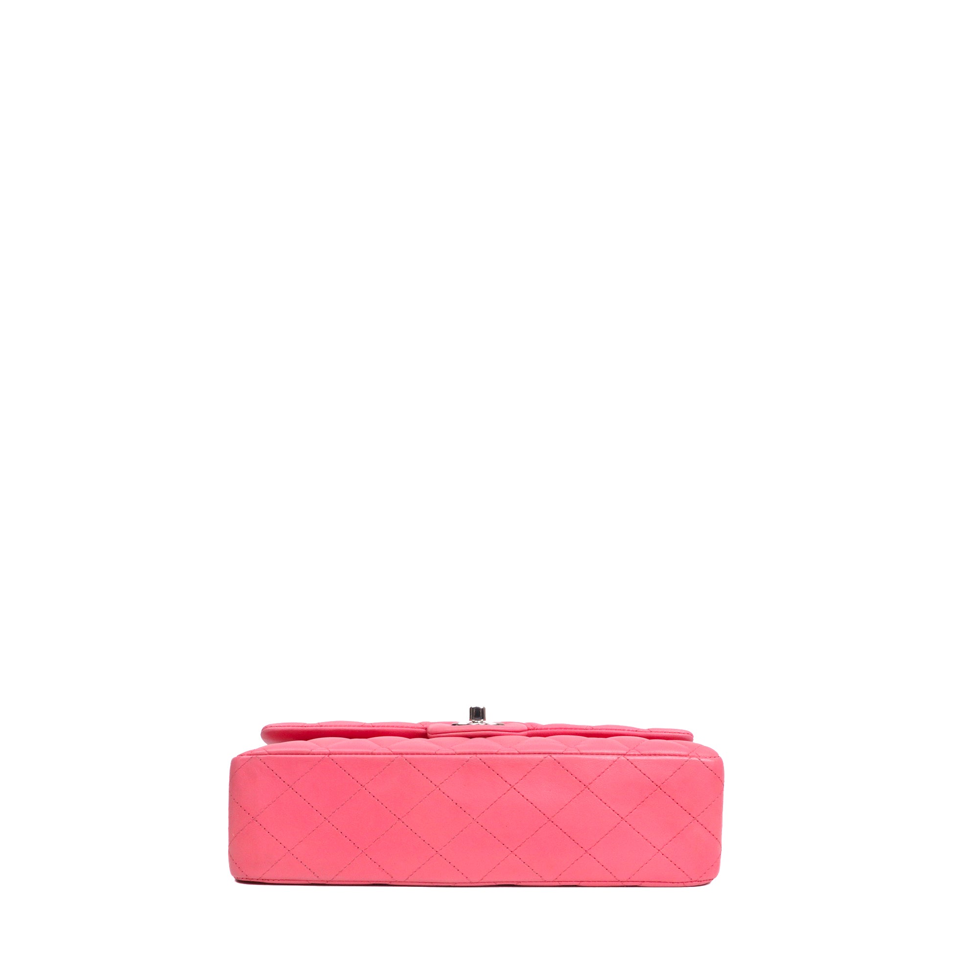 CHANEL - Sac à main Classique/Timeless Chanel medium double flap Chanel en cuir lisse rose