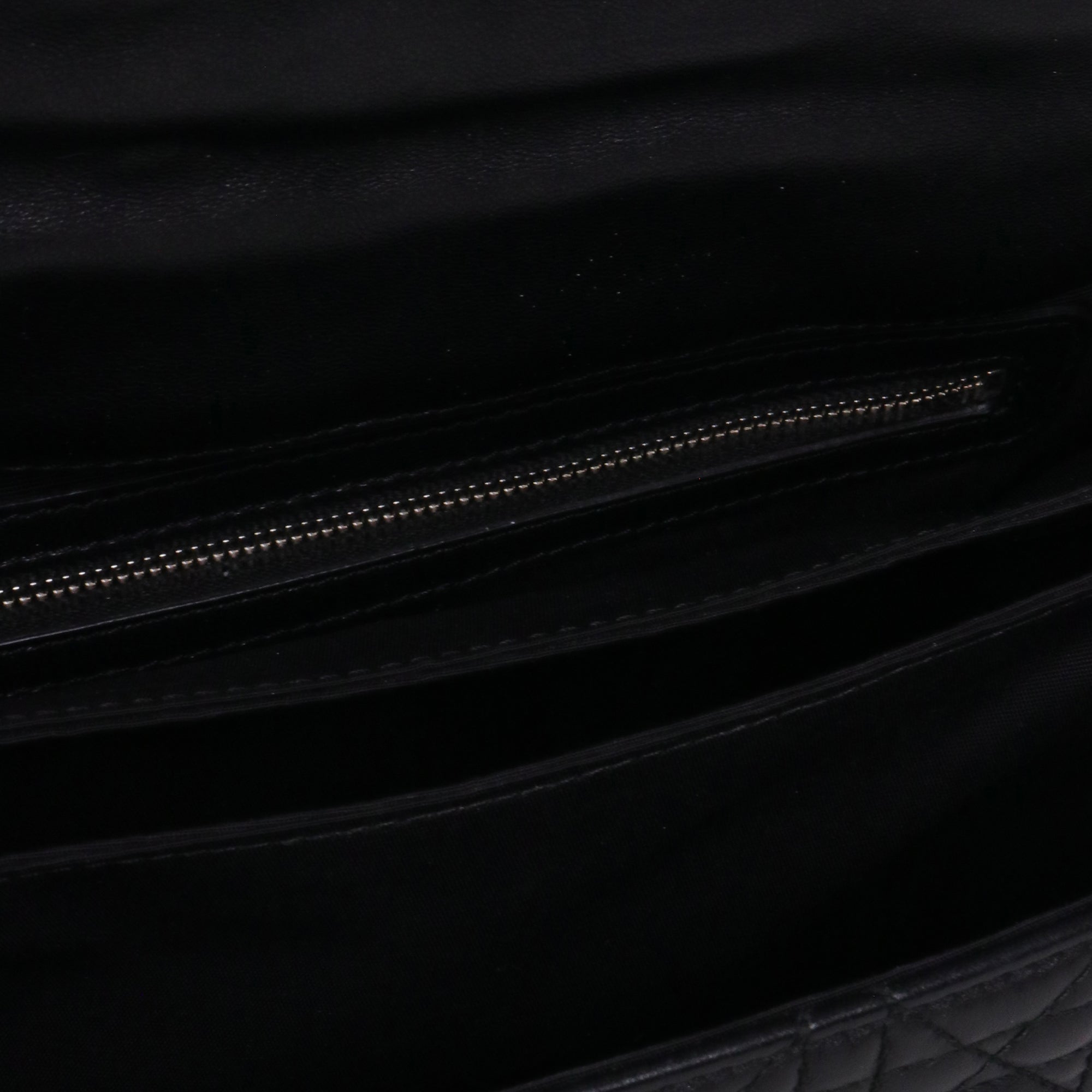 DIOR - Roller shoulder bag in navy blue grained leather