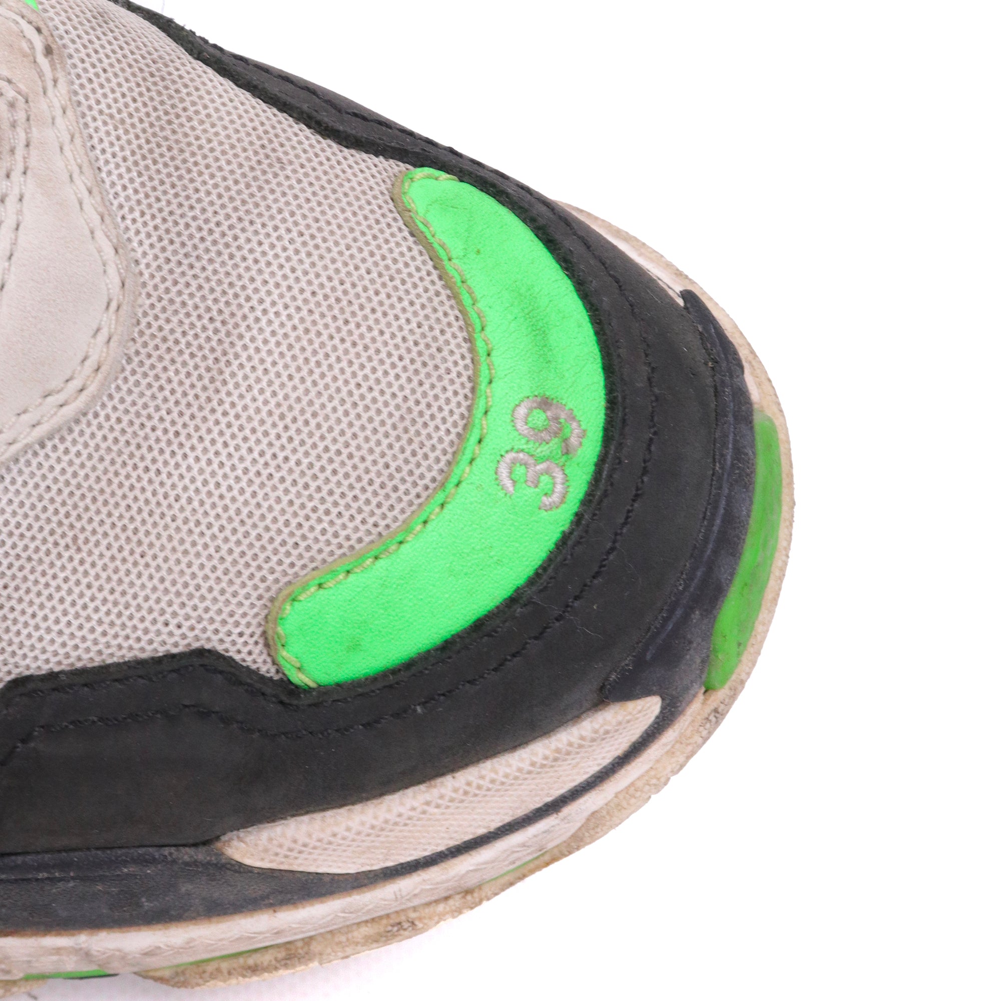 BALENCIAGA - White Triple S sneakers (T38)