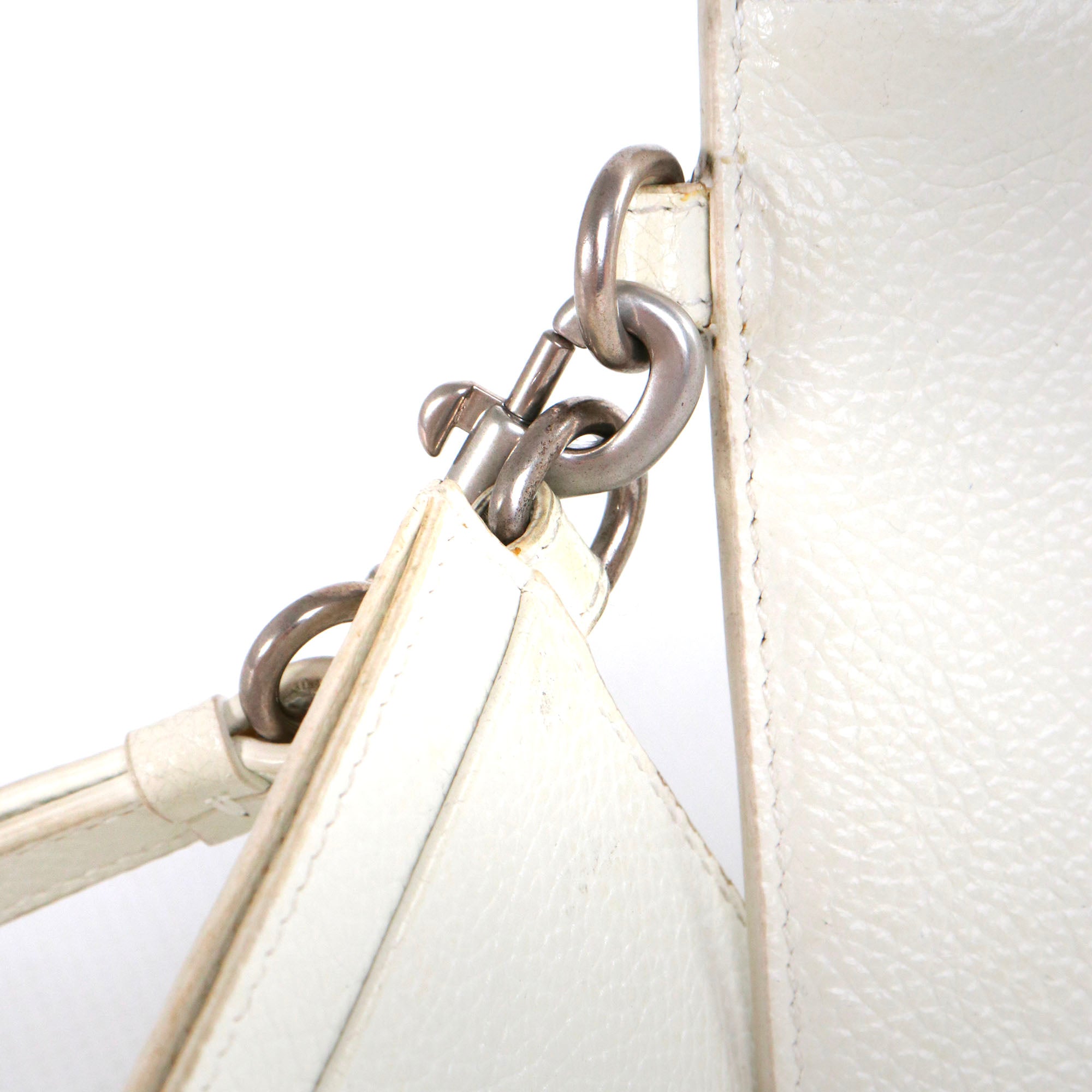 BALENCIAGA - Balenciaga Ville wallet in white grained leather and wrist strap
