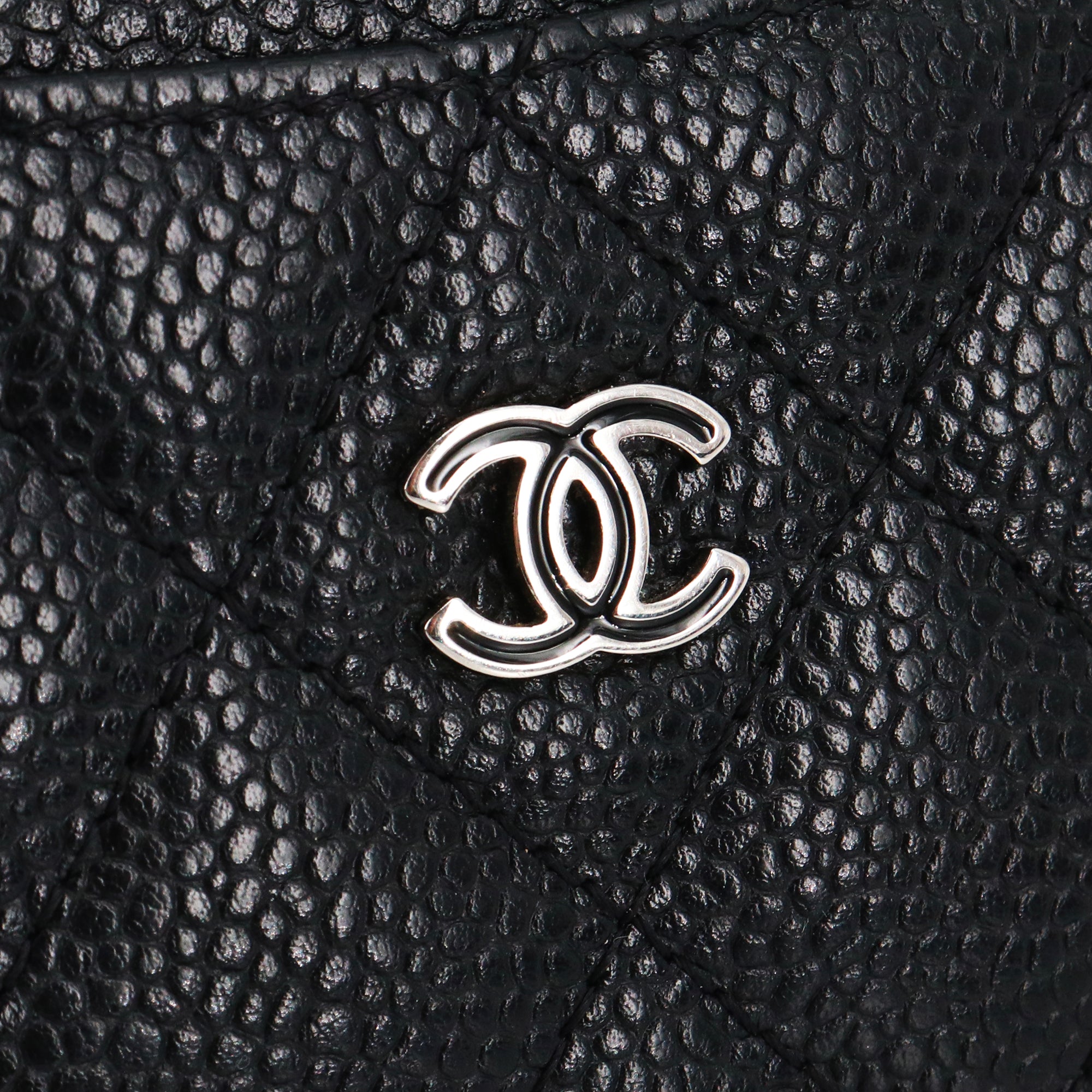 CHANEL - Porte cartes Chanel en cuir matelassé grainé noir édition limitée