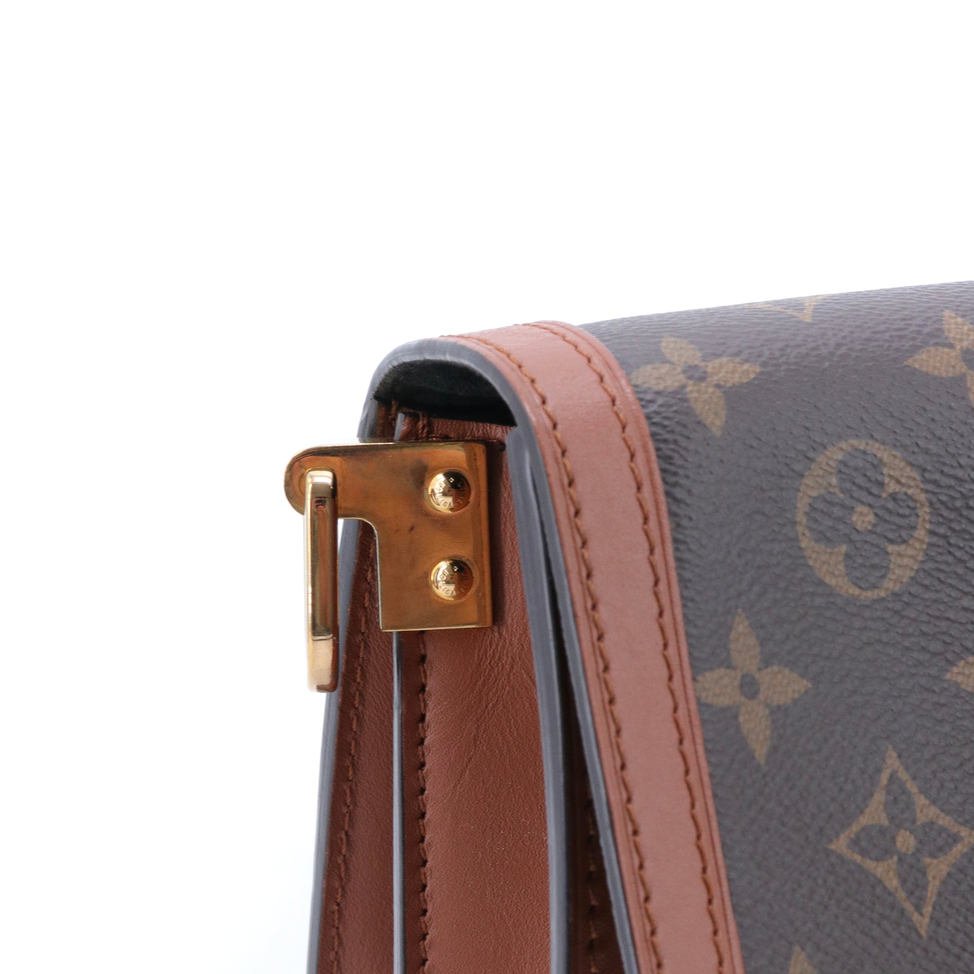 LOUIS VUITTON - Louis Vuitton Dauphine MM shoulder bag in monogrammed canvas and leather
