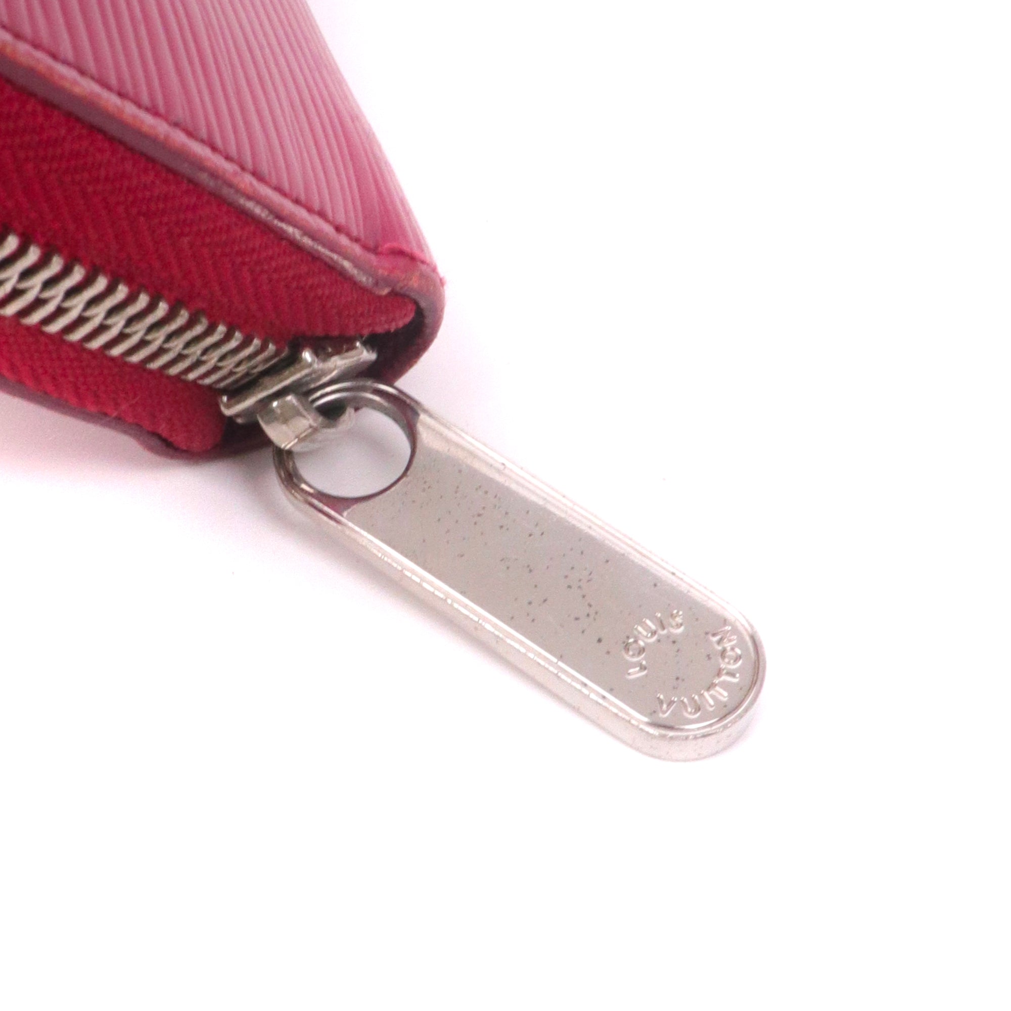 LOUIS VUITTON - Portefeuille Zippy Louis Vuitton en cuir épi fuchsia