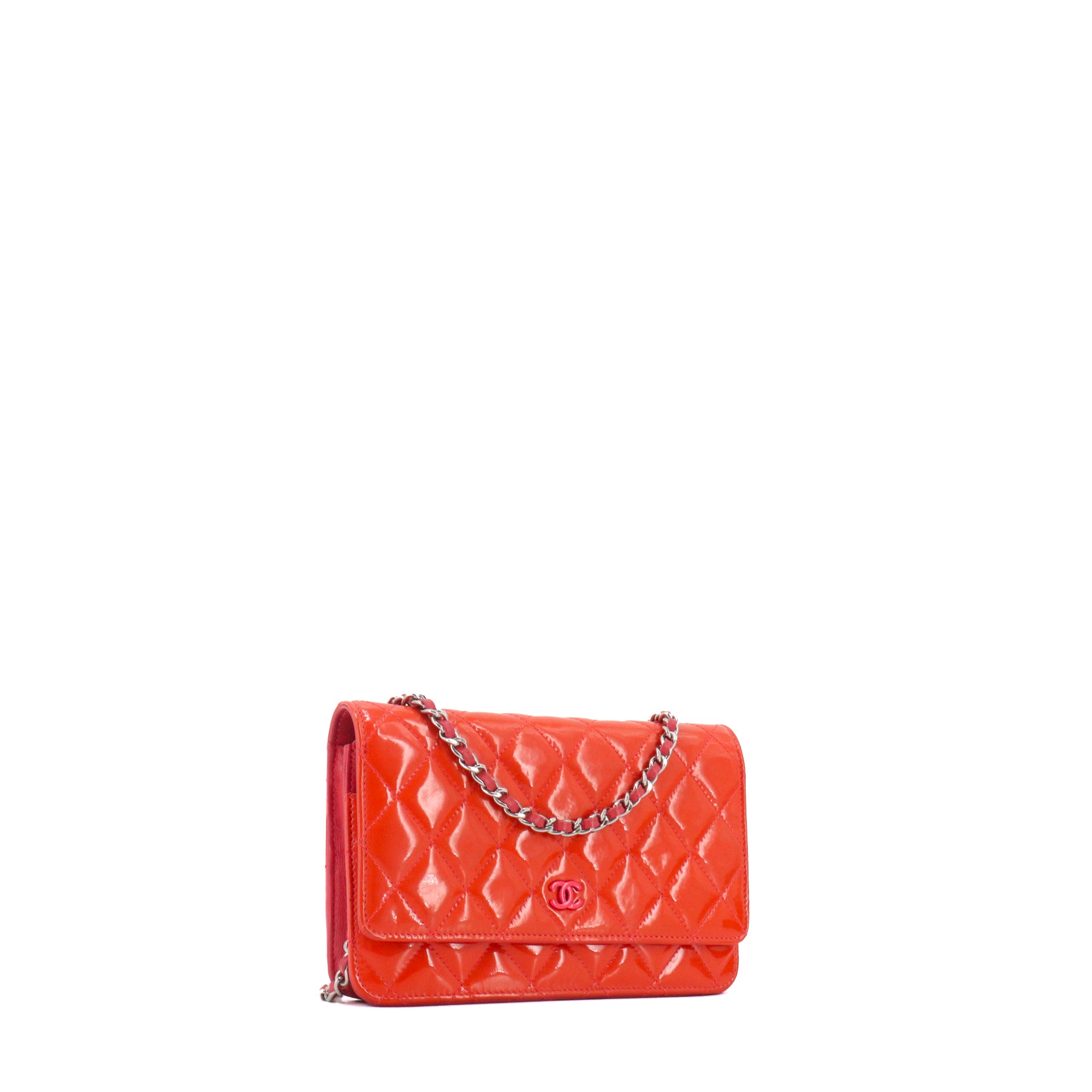 CHANEL - Sac Wallet On Chain Timeless Chanel en cuir verni orange