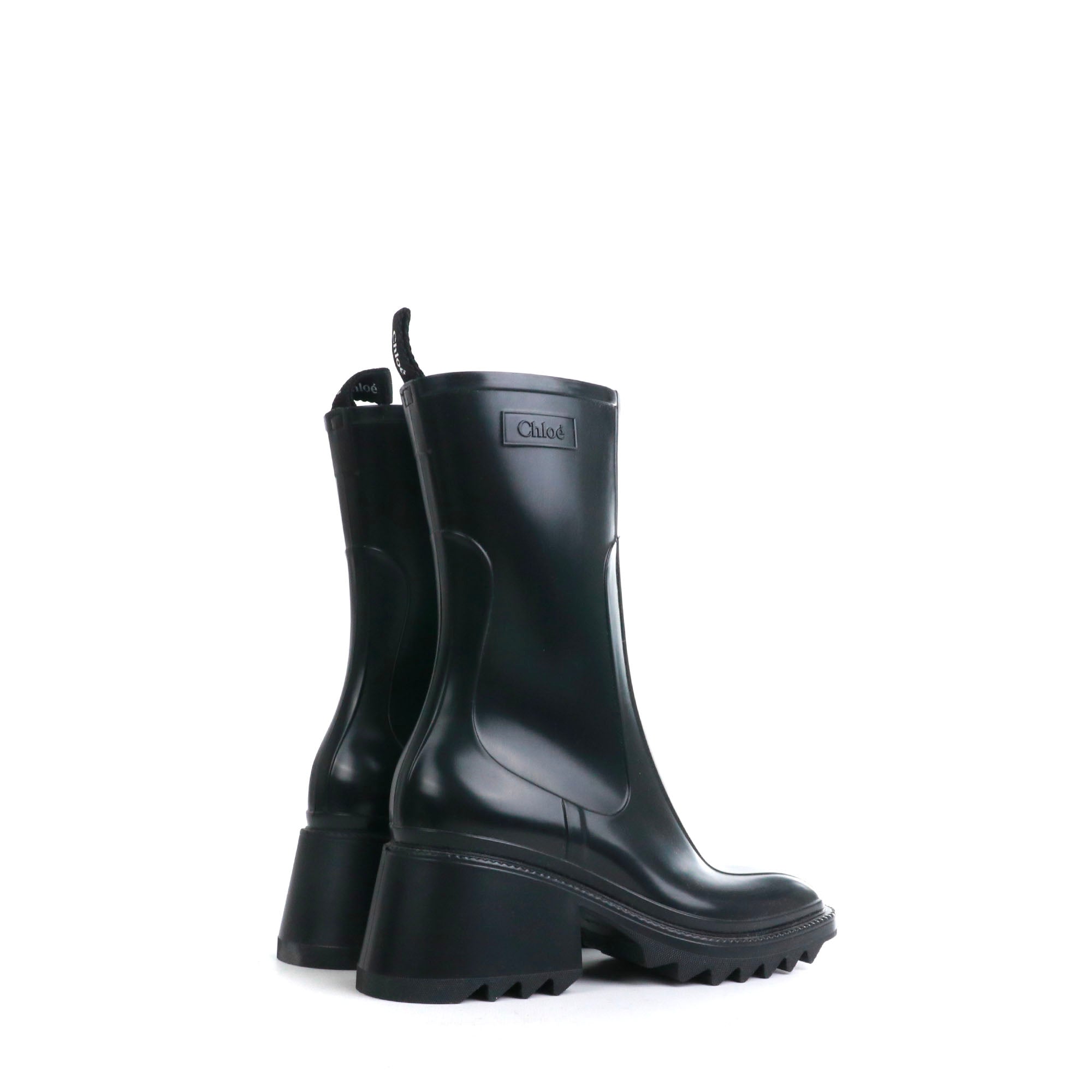 CHLOÉ - C Chloé ankle boots in crocodile-embossed leather (T38.5)