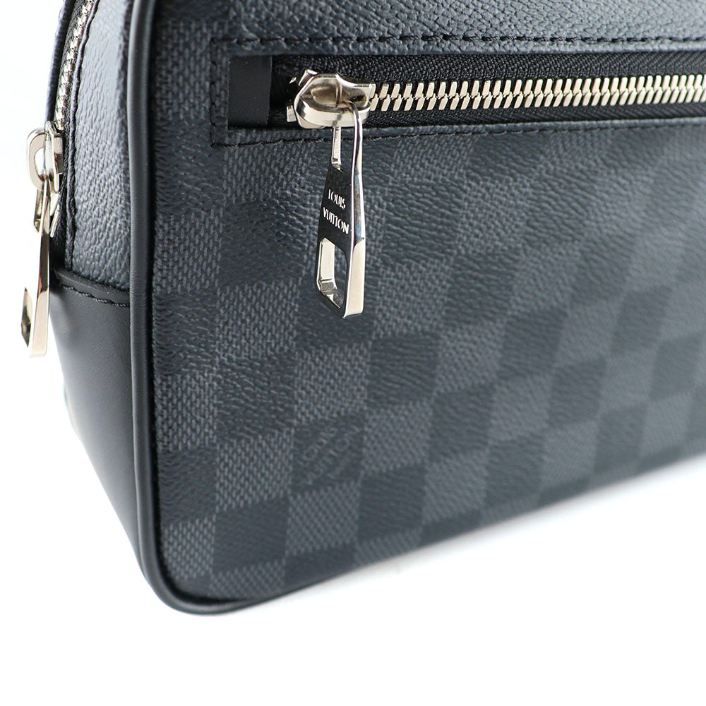 LOUIS VUITTON - Kasai clutch in graphite damier canvas