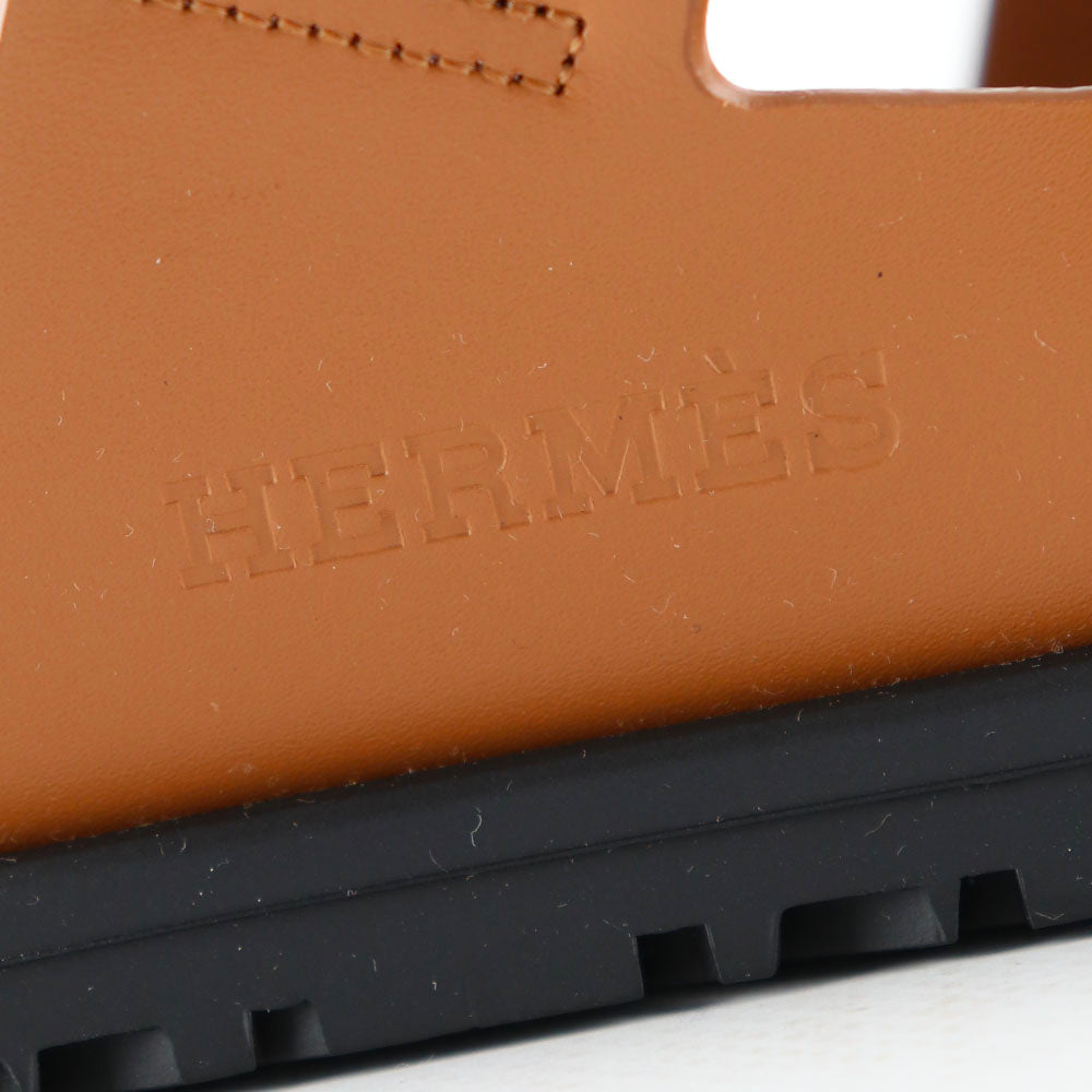 HERMÈS - Sandales Chypre en cuir lisse gold (T38)
