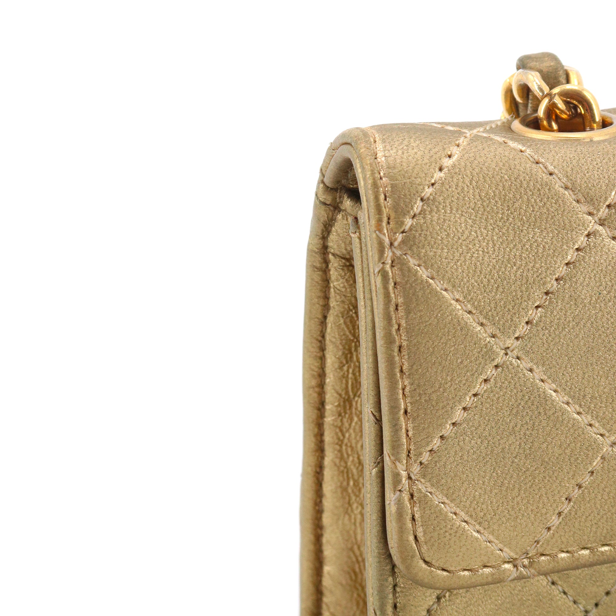 CHANEL - Sac à bandoulière Wallet on Chain Timeless mini Chanel en cuir lisse doré