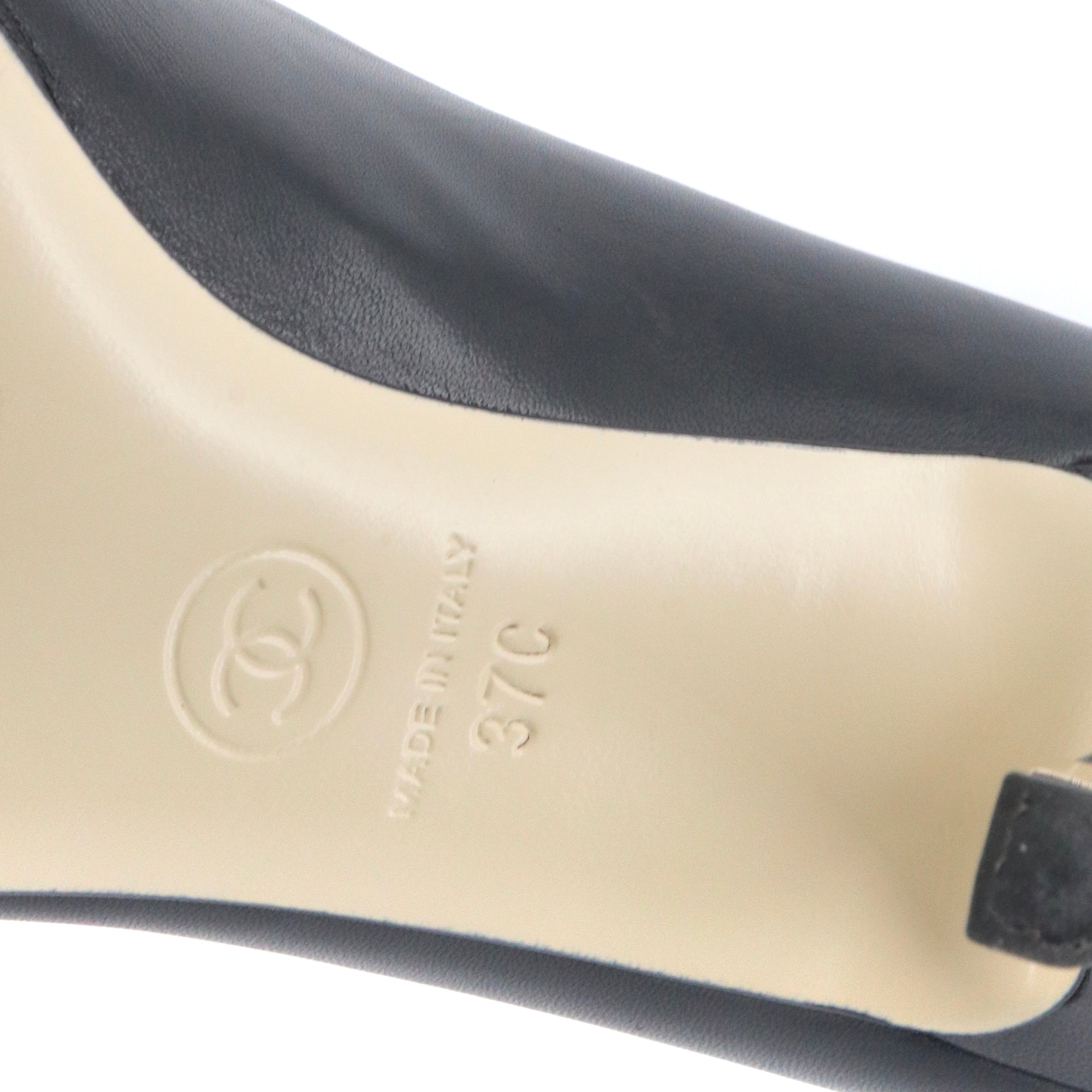 CHANEL - Timeless pumps (T37.5)