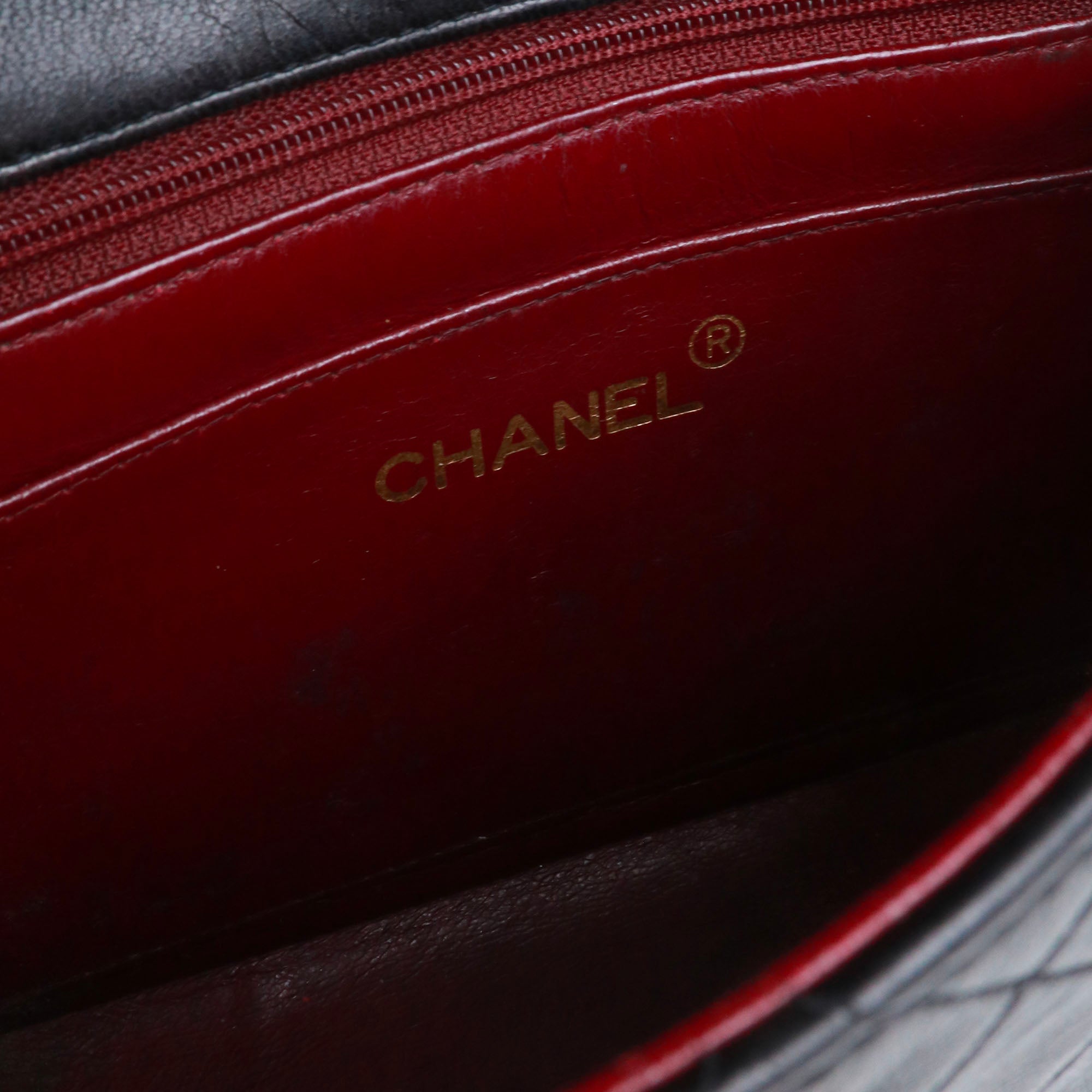 CHANEL - Sac à bandoulière Timeless Mini Square Chanel en cuir noir vintage