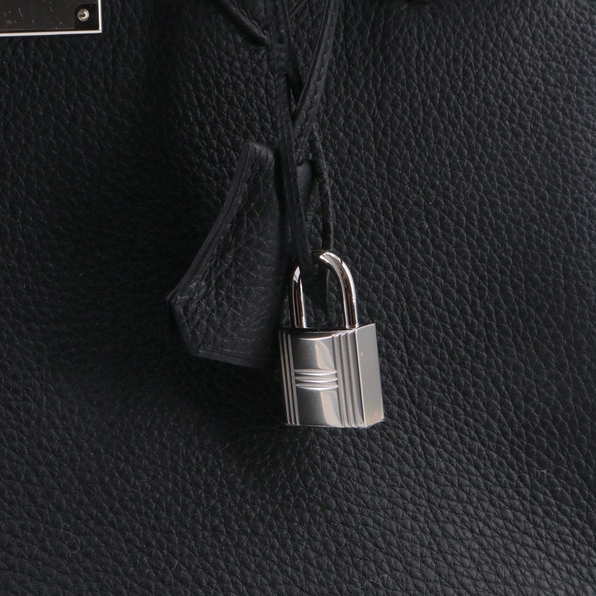 HERMÈS - Birkin 35 handbag in black togo leather 