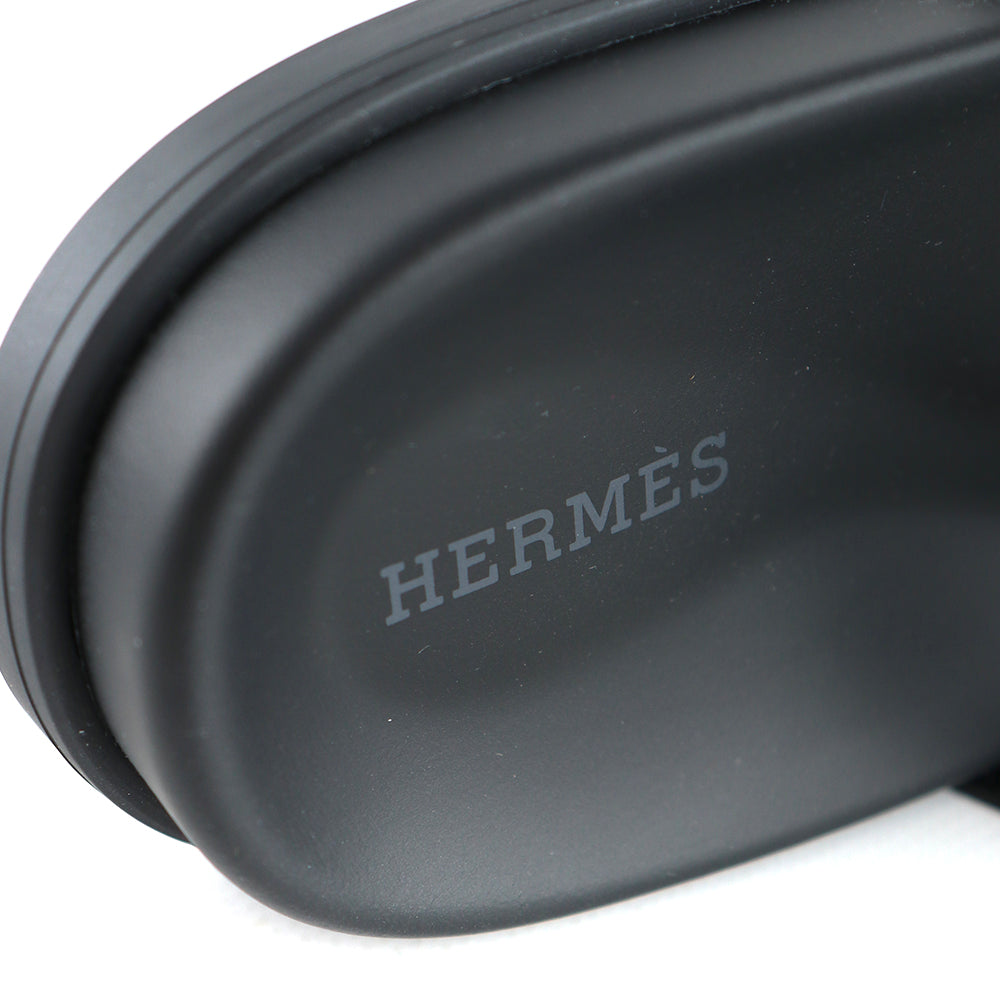 HERMÈS - Sandales Chypre en cuir lisse noir (T39)