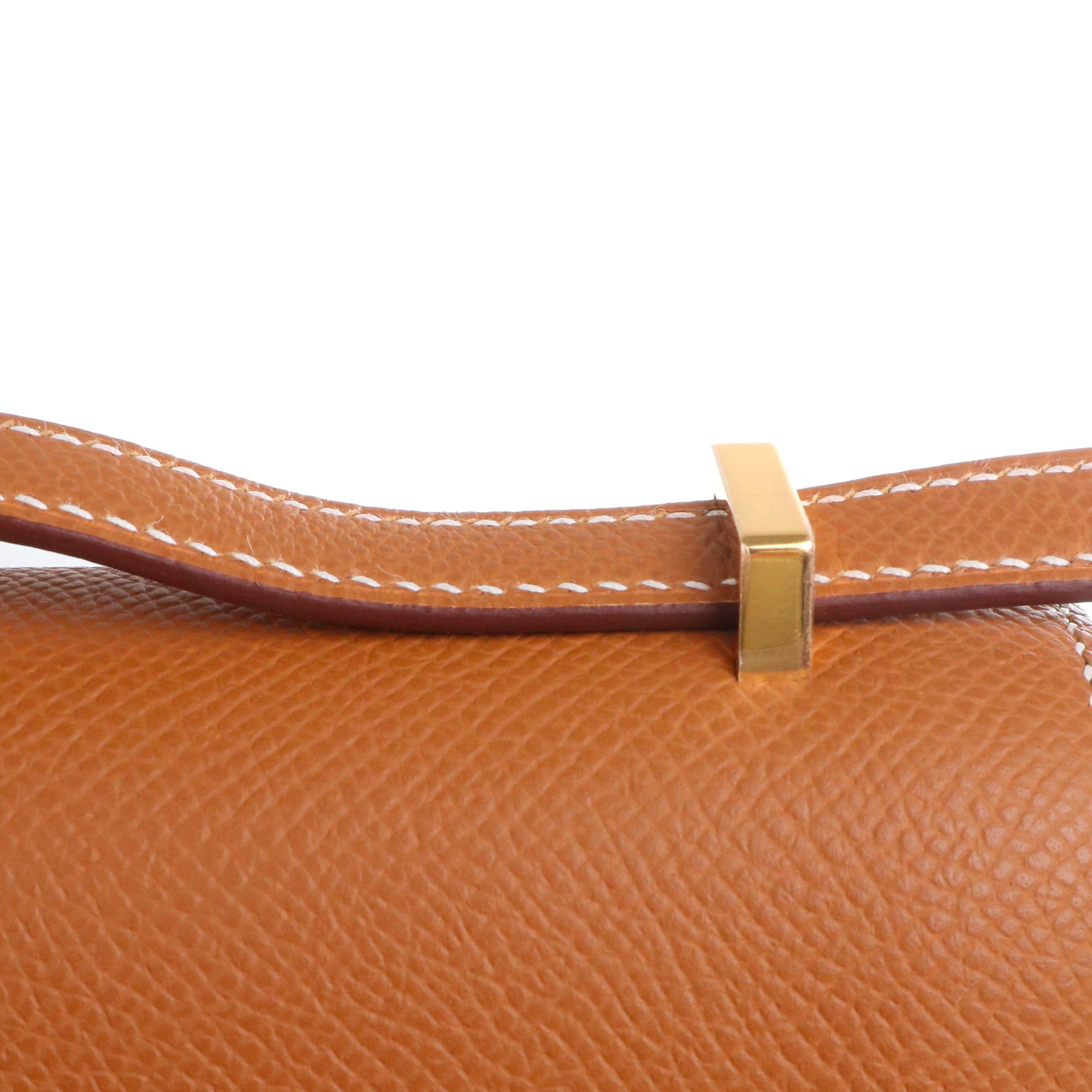 HERMÈS - Sac à bandoulière Constance 18 Hermès en cuir epsom gold