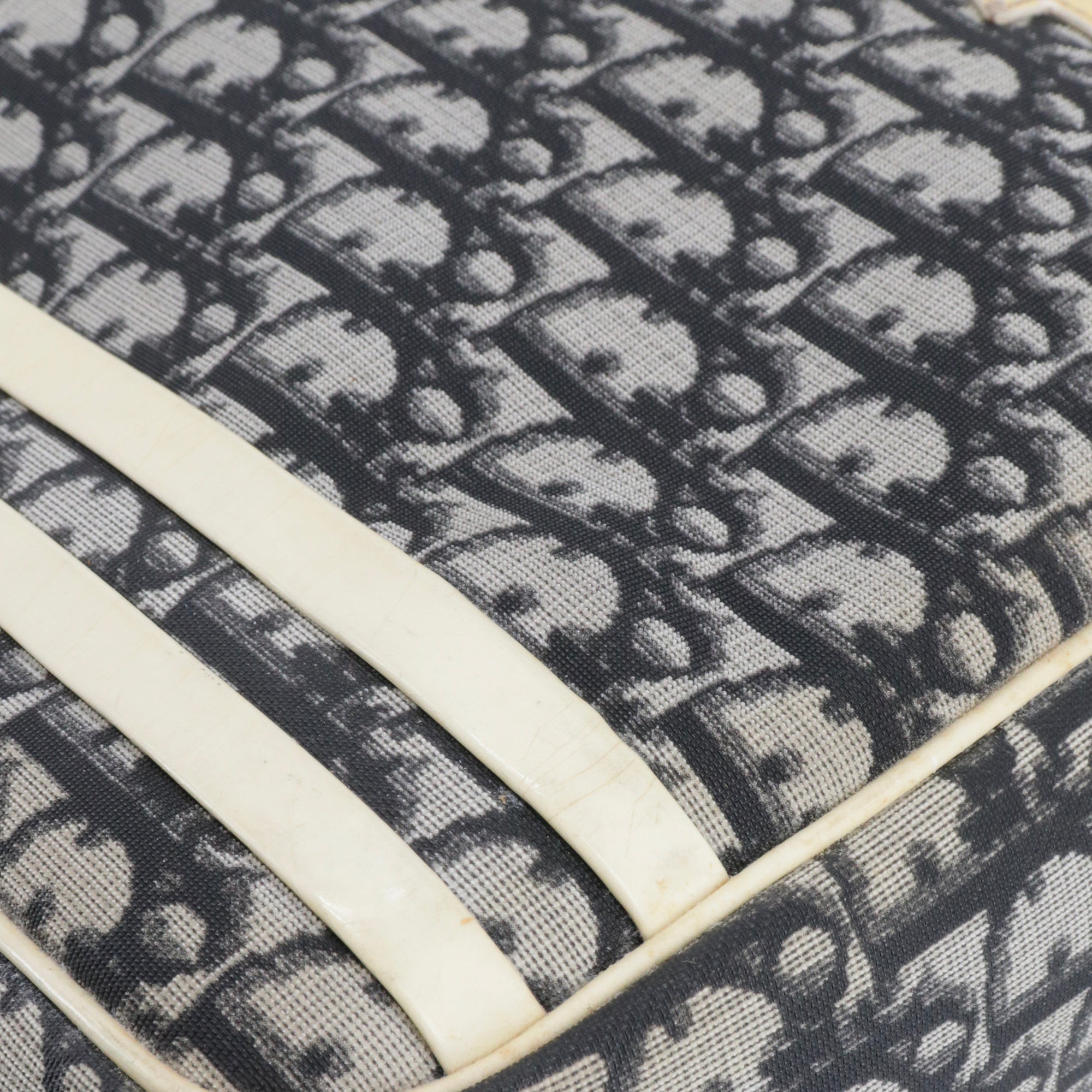 DIOR - Sac à bandoulière Dior en toile noire et blanche vintage