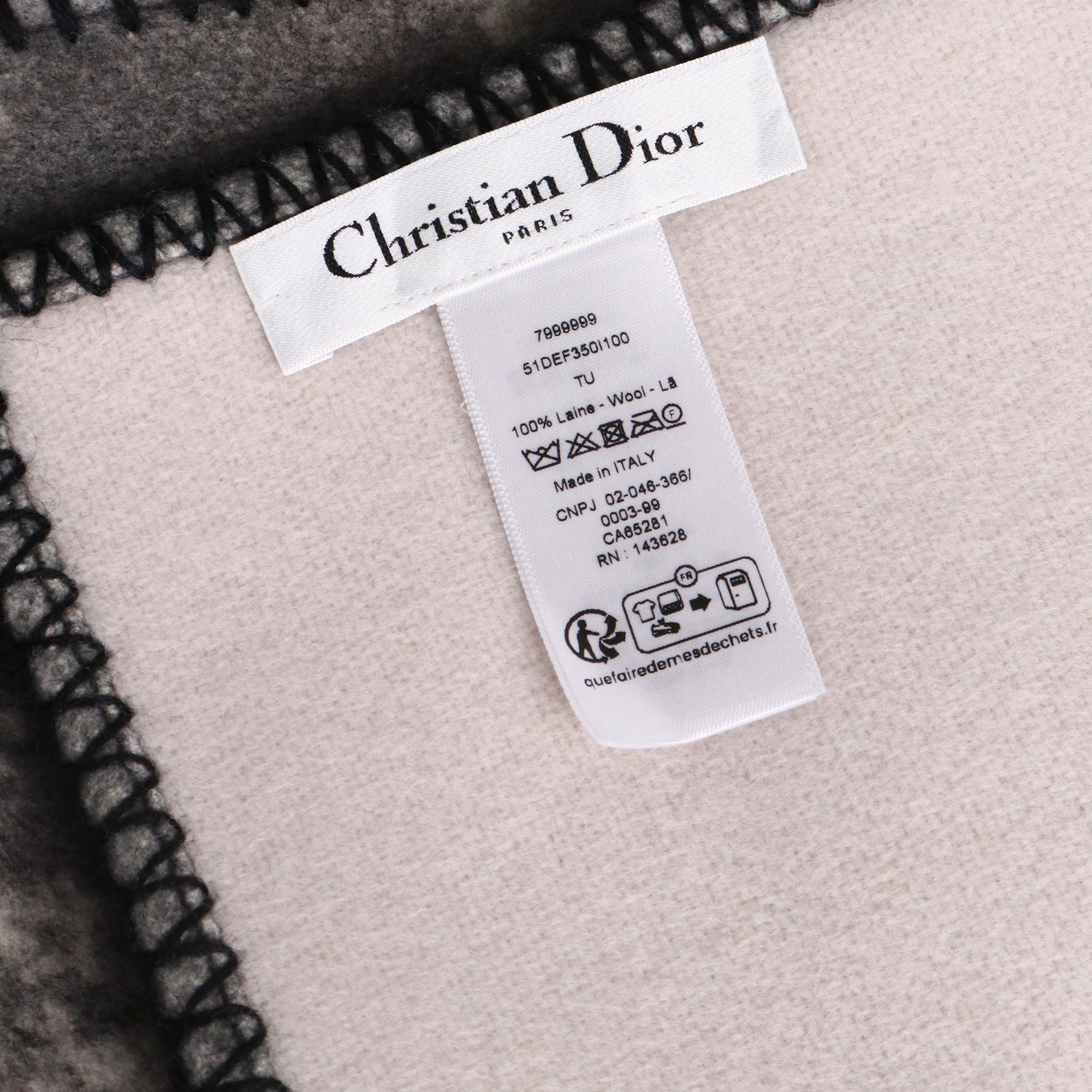 CHANEL - Wool and cashmere throw
