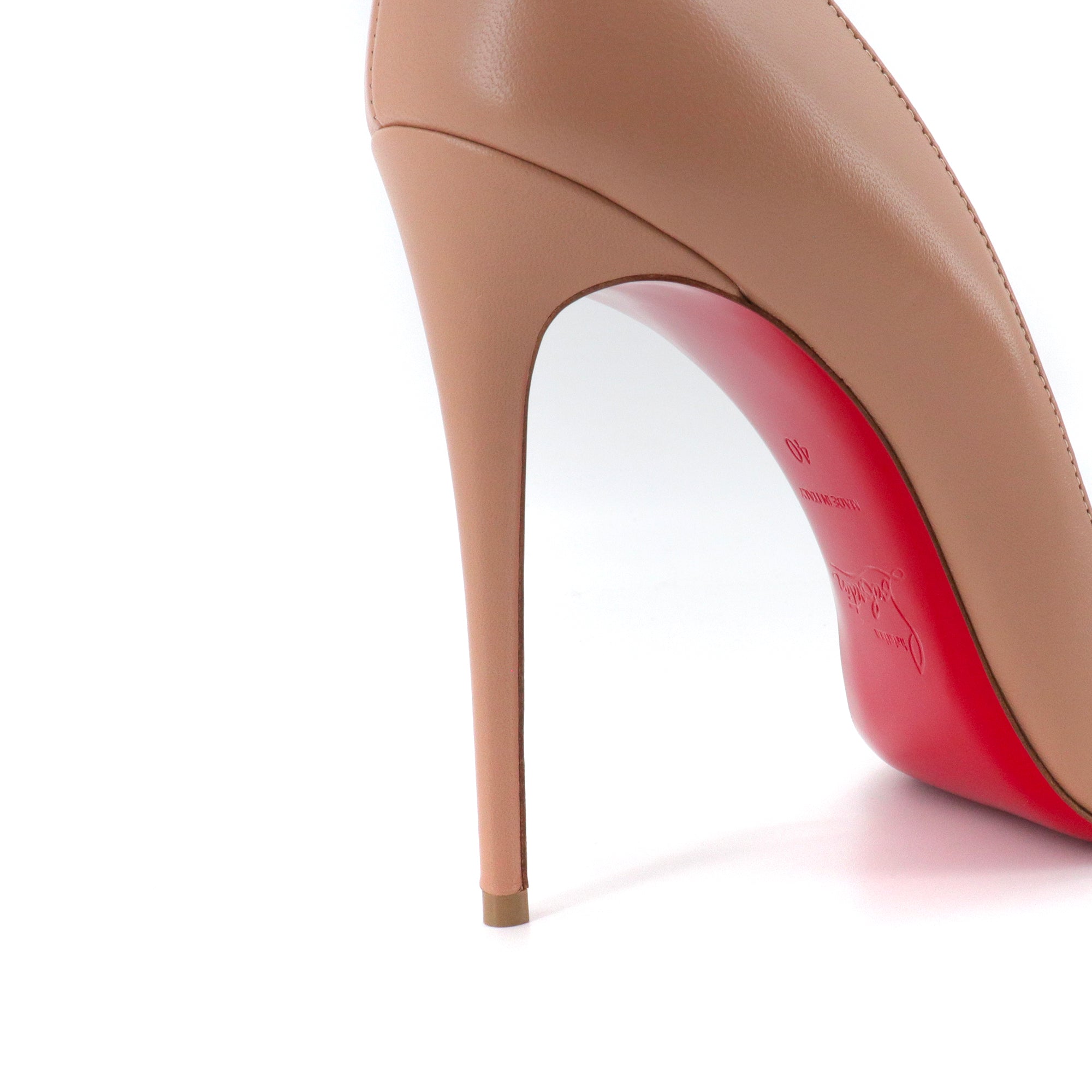 LOUBOUTIN - Louboutin So Kate pumps in black smooth leather and silver studs (T38)